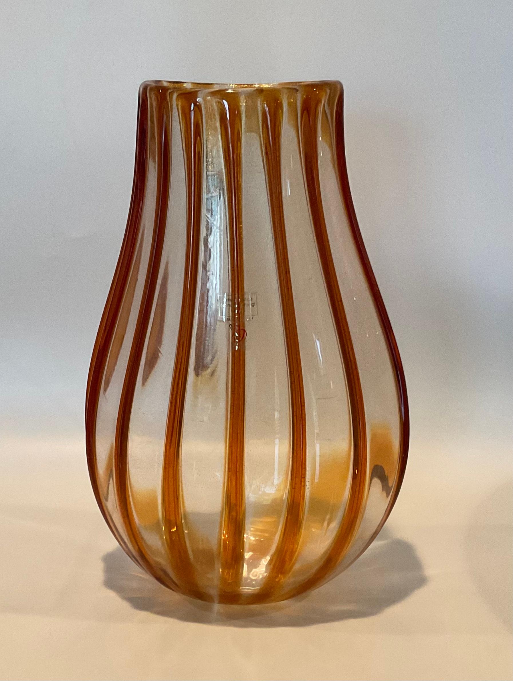 Gambaro & Poggi Gran jarrón de cristal dorado de Murano Firmado por el artista Vidrio aplicado en Bueno estado para la venta en Ann Arbor, MI