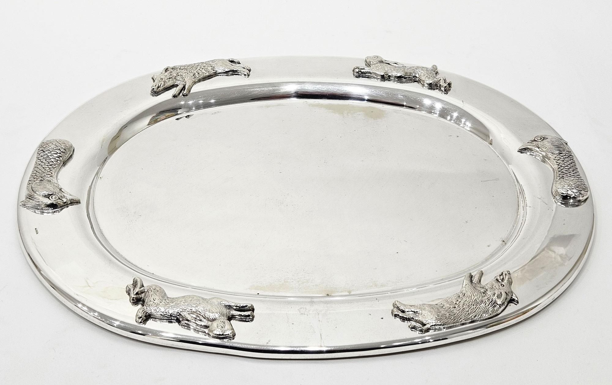 Caza Gucci Att. Juego de copas estribo con bandeja de plata c. 1970 en venta 9