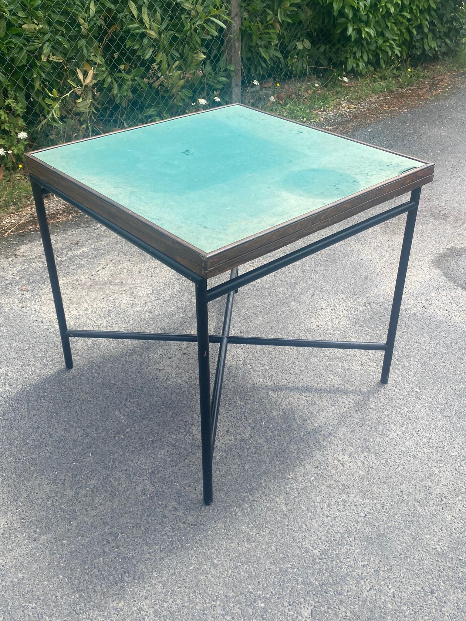 Français Table de jeu et table à système moderniste art déco circa 1930 base repeinte en vente