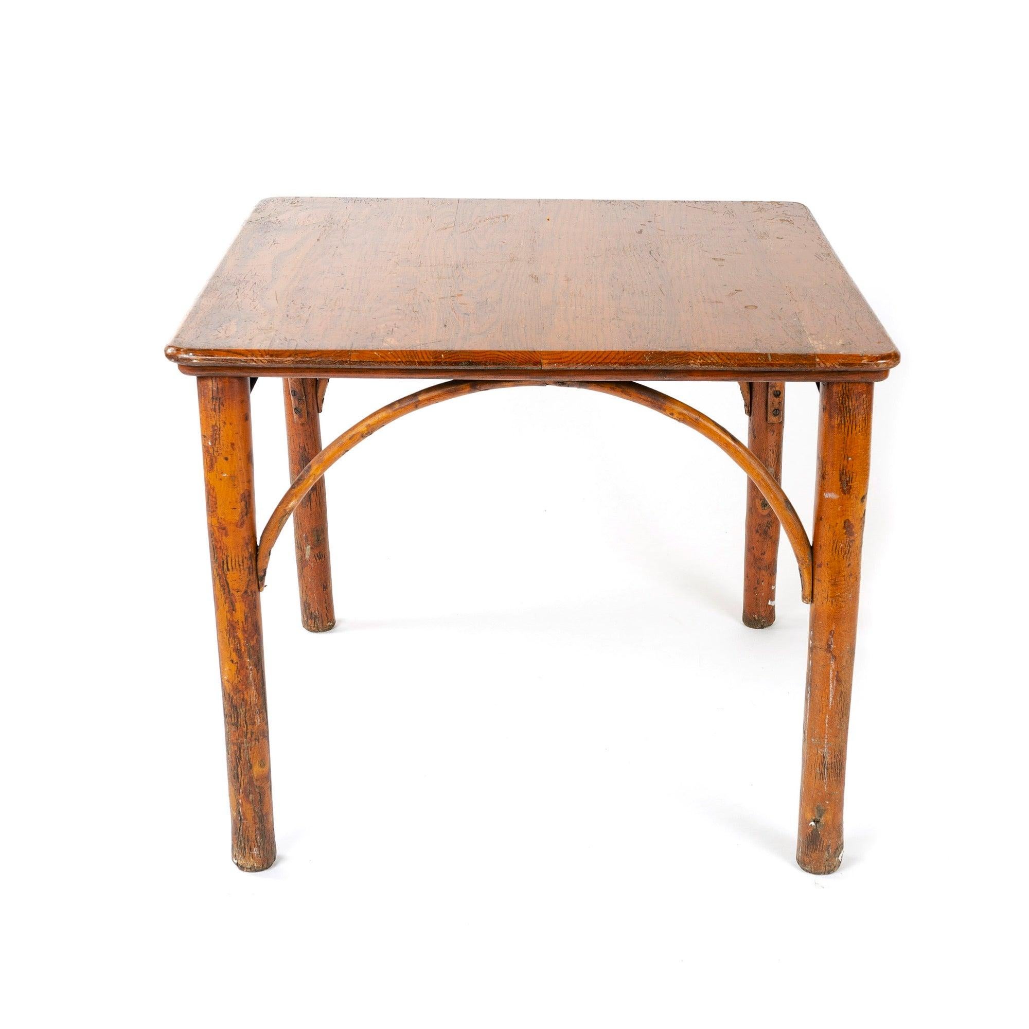 Table de jeu pour vieux pacanier État moyen - En vente à Sagaponack, NY