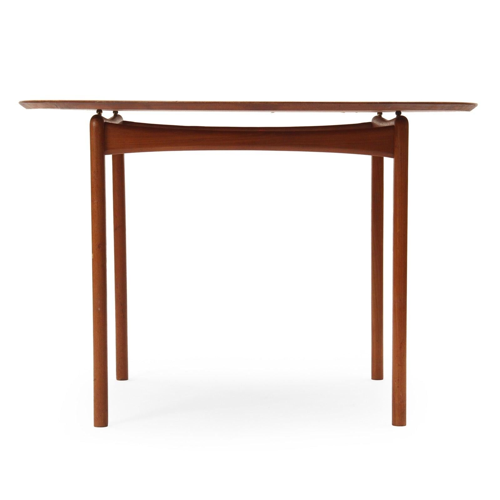 Game Table by Peter Hvidt & Orla Mölgaard-Nielsen In Excellent Condition For Sale In Sagaponack, NY