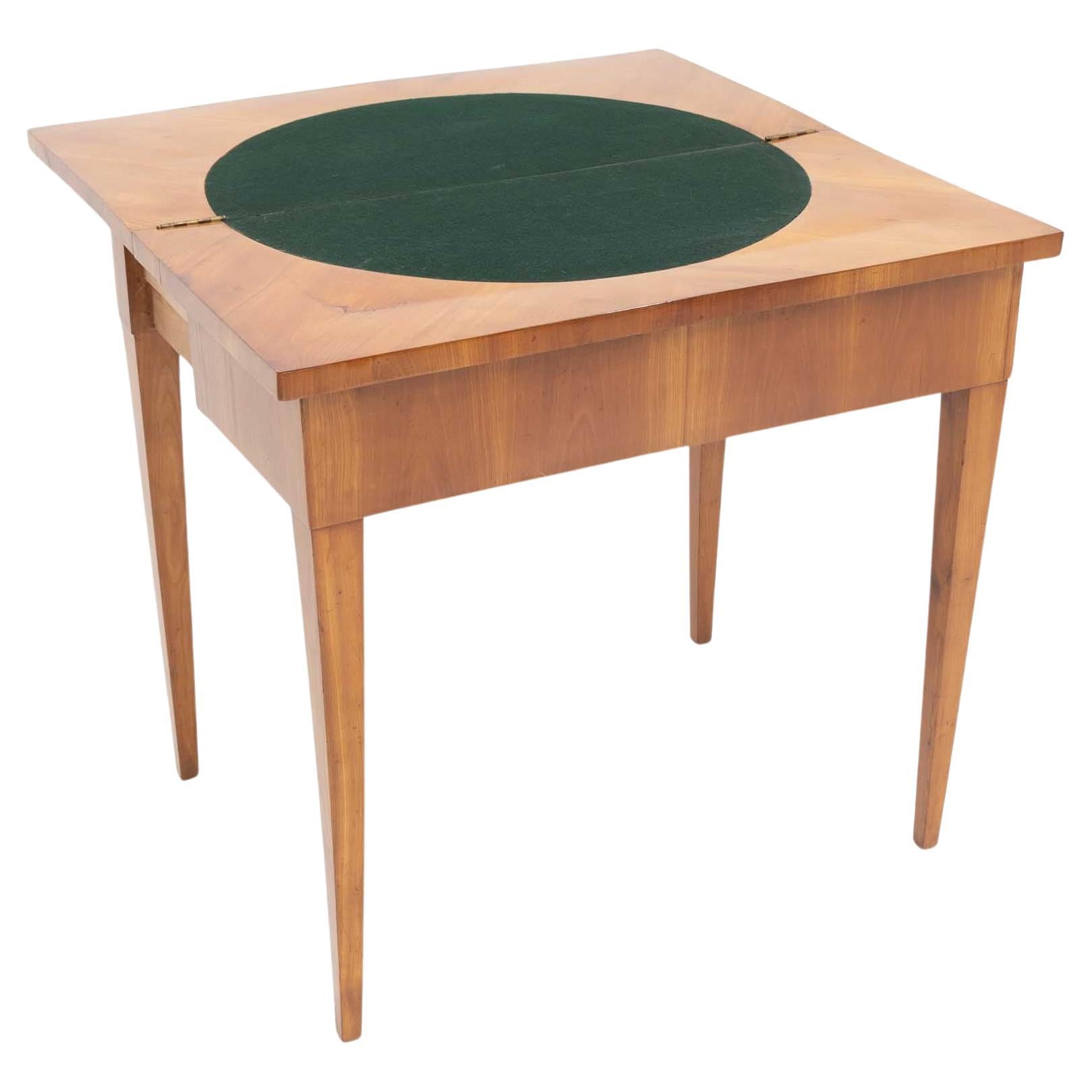 Spieltisch aus Kirschbaumholz, um 1820 im Angebot