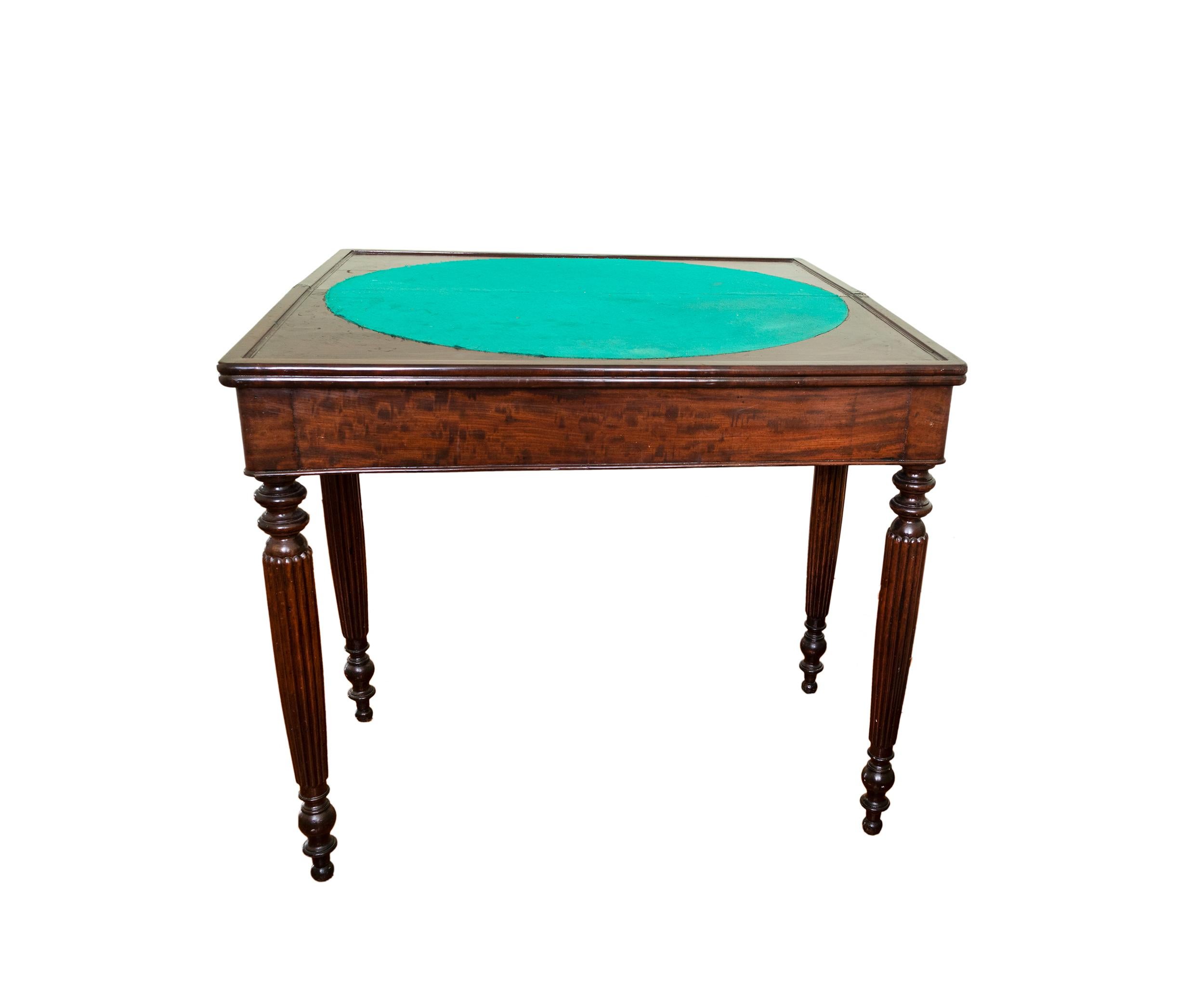 Game table Louis Philippe Style  19th Century In Good Condition For Sale In Lisbon, PT