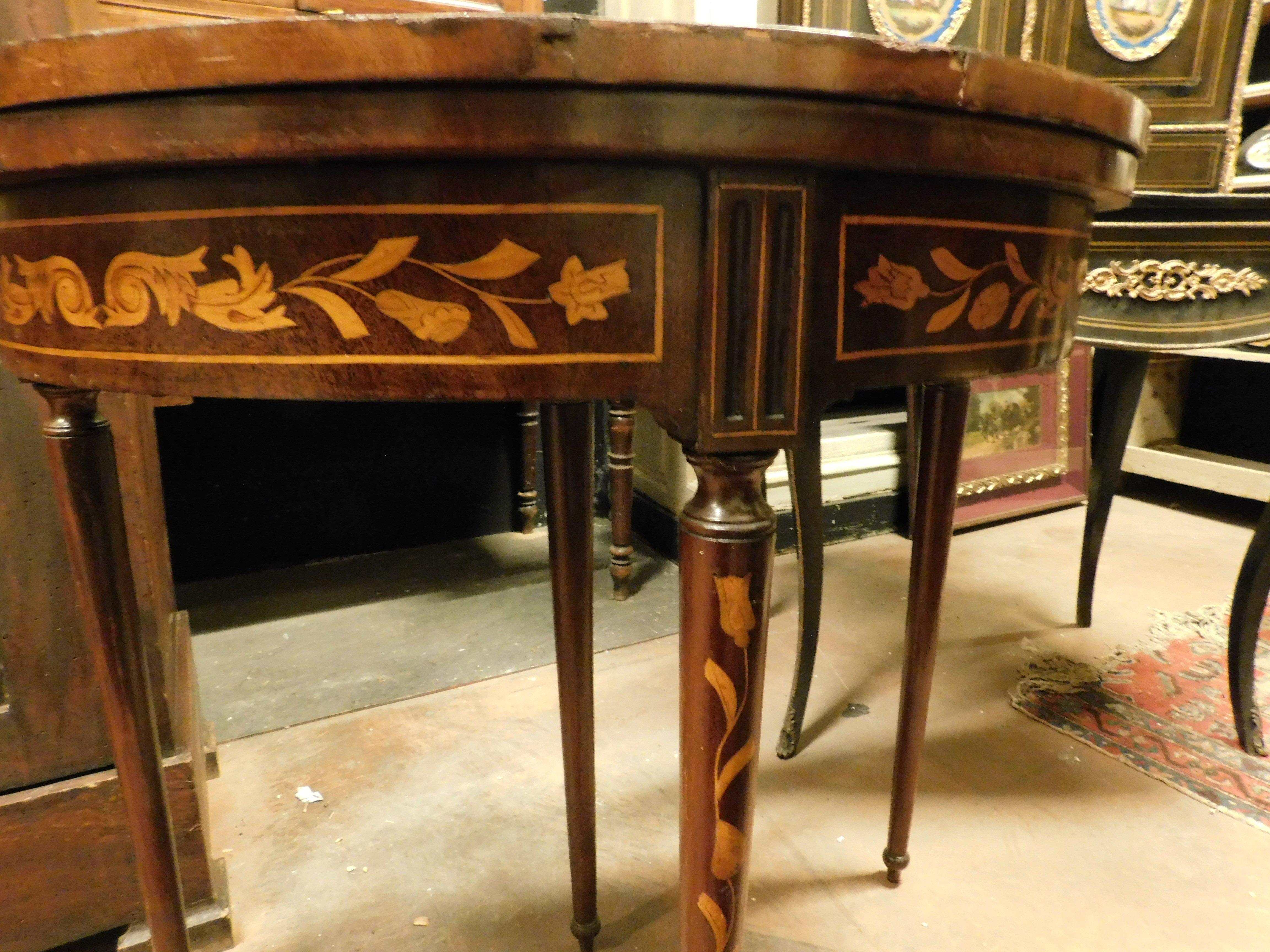 Game table that opens in the shape of a half moon, Holland In Good Condition In Cuneo, Italy (CN)