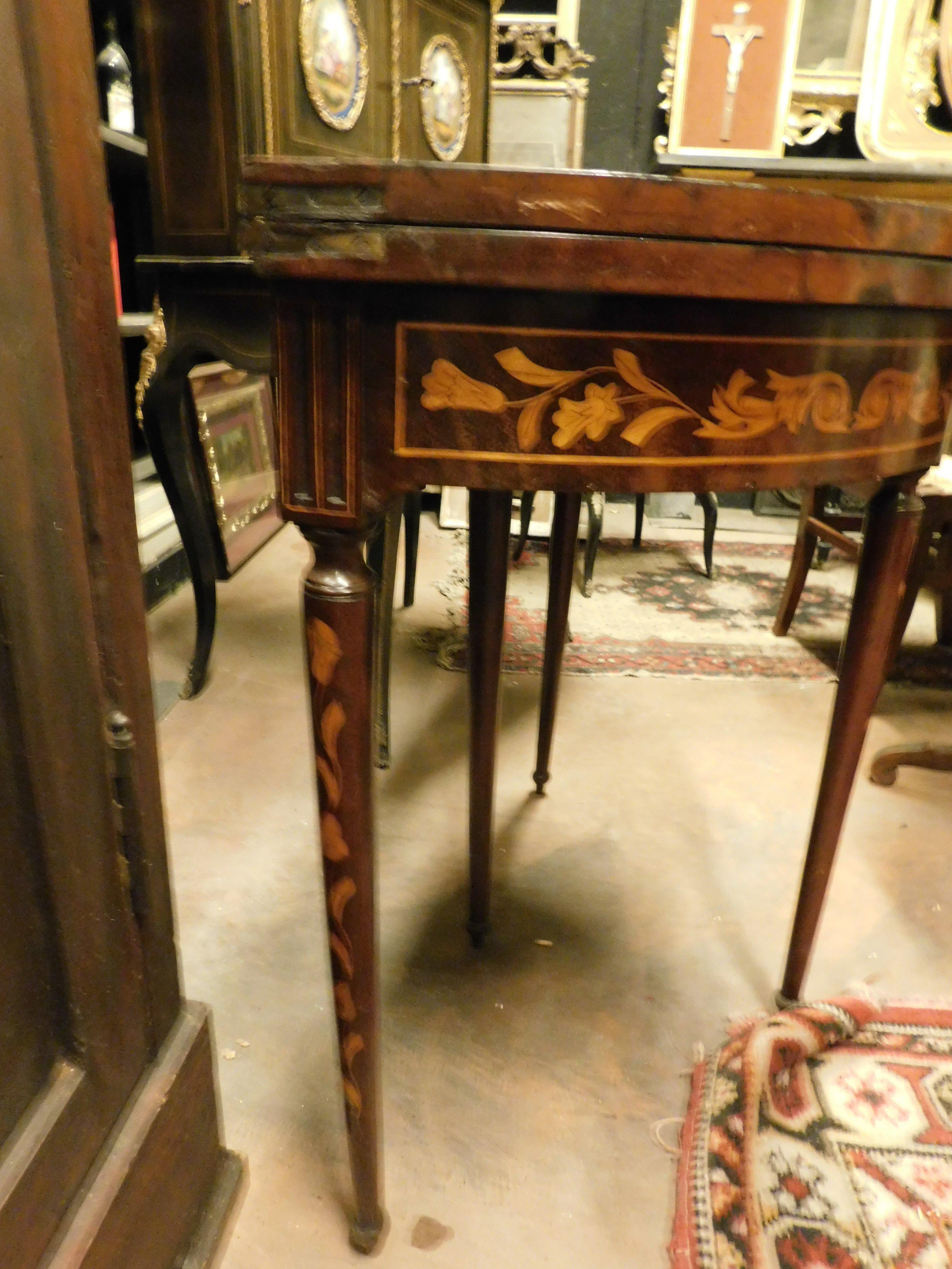 19th Century Game table that opens in the shape of a half moon, Holland