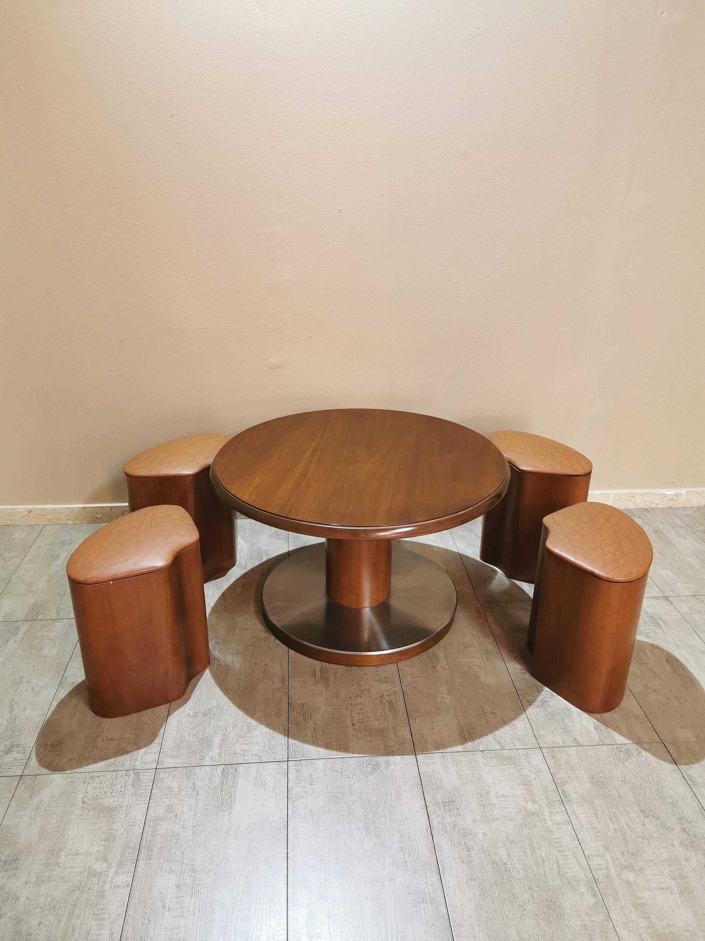 Game Table 4 Stools Veneered Wood Round Brown Mid-Century Italy 1970s Set of 5 In Good Condition In Palermo, IT