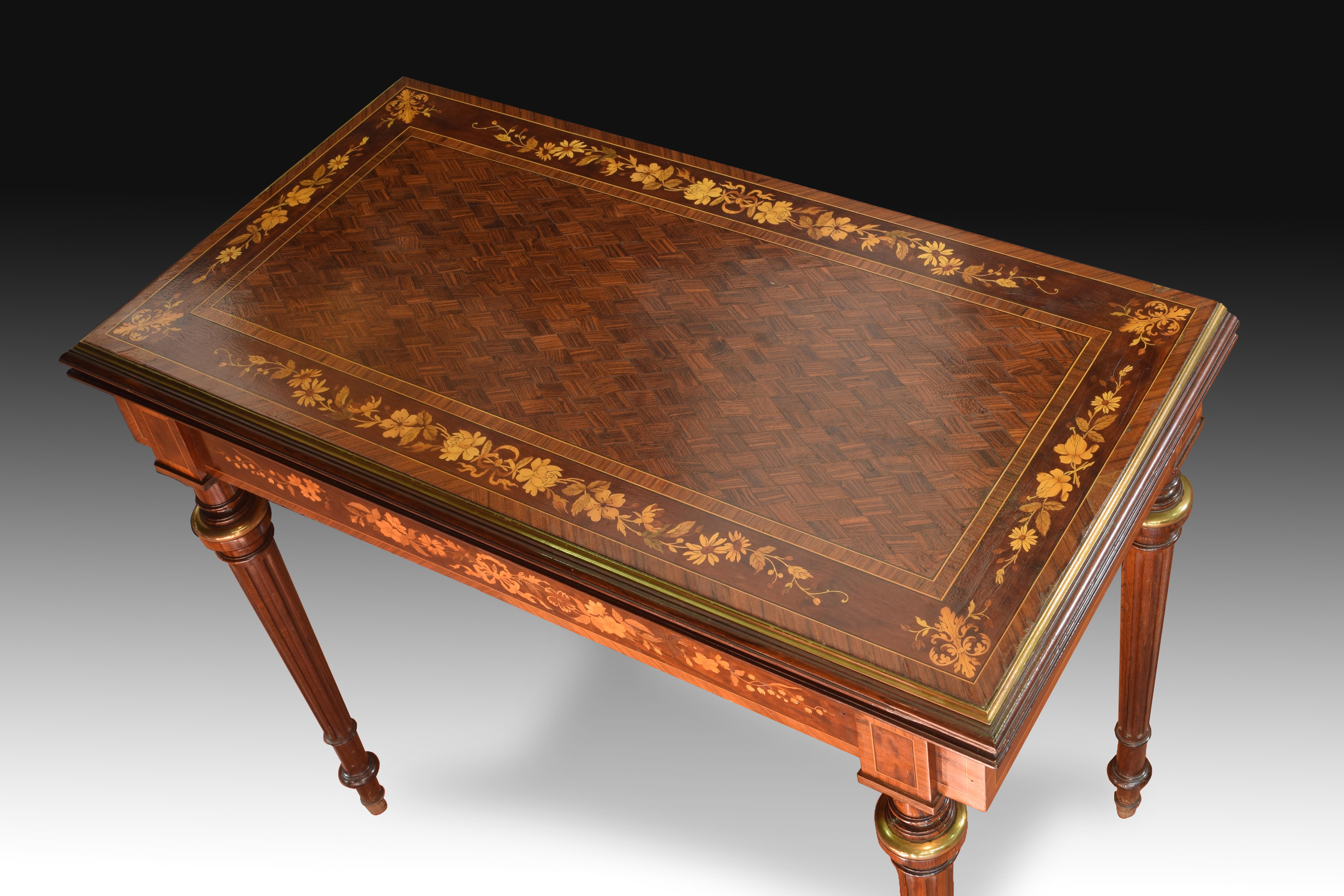 Game Table with Marquetry, 19th Century For Sale 1