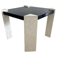 Mesa de juego con tablero de hueso teselado y nácar incrustado, años 80