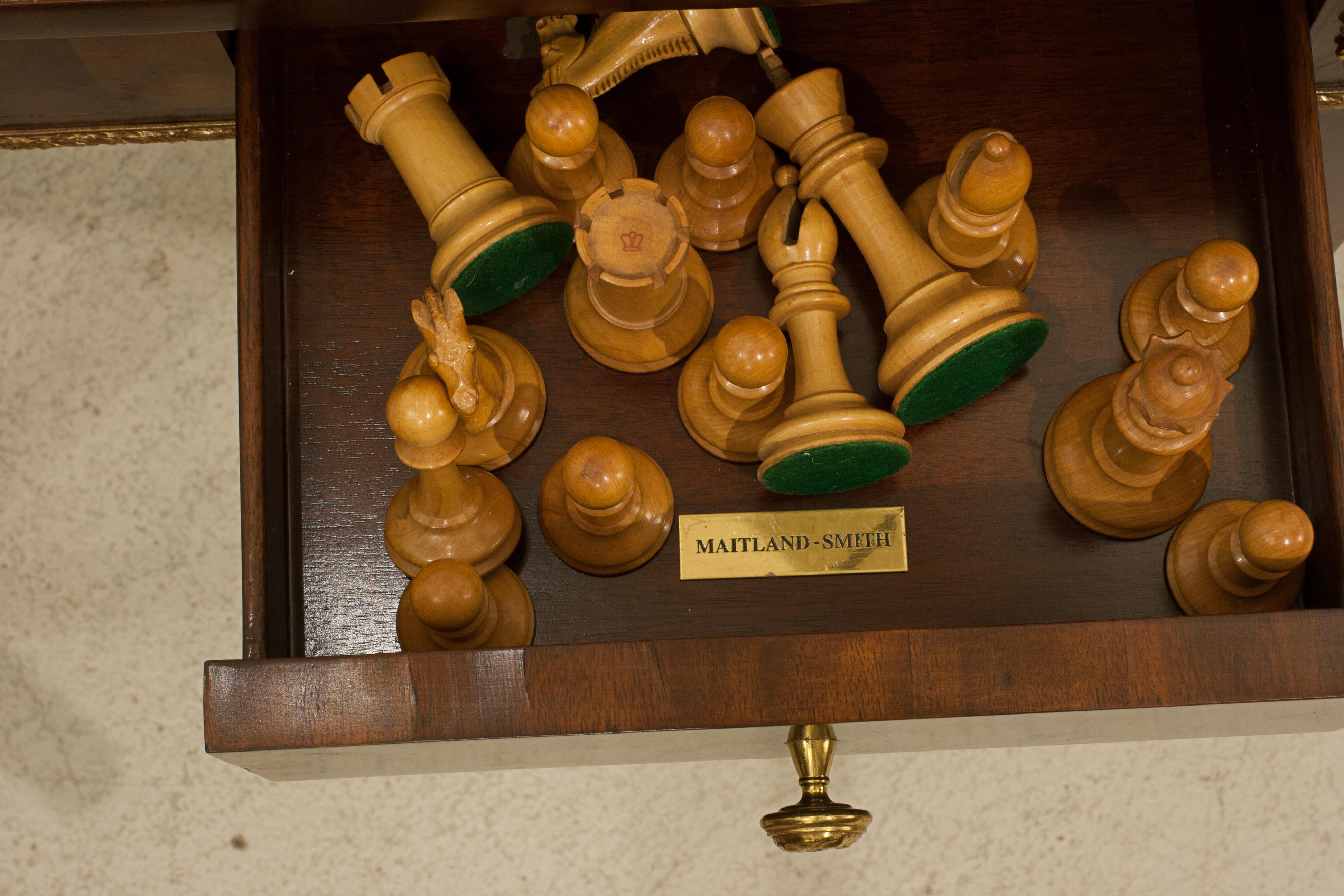 Mahogany Games Table With Chess & Backgammon Board