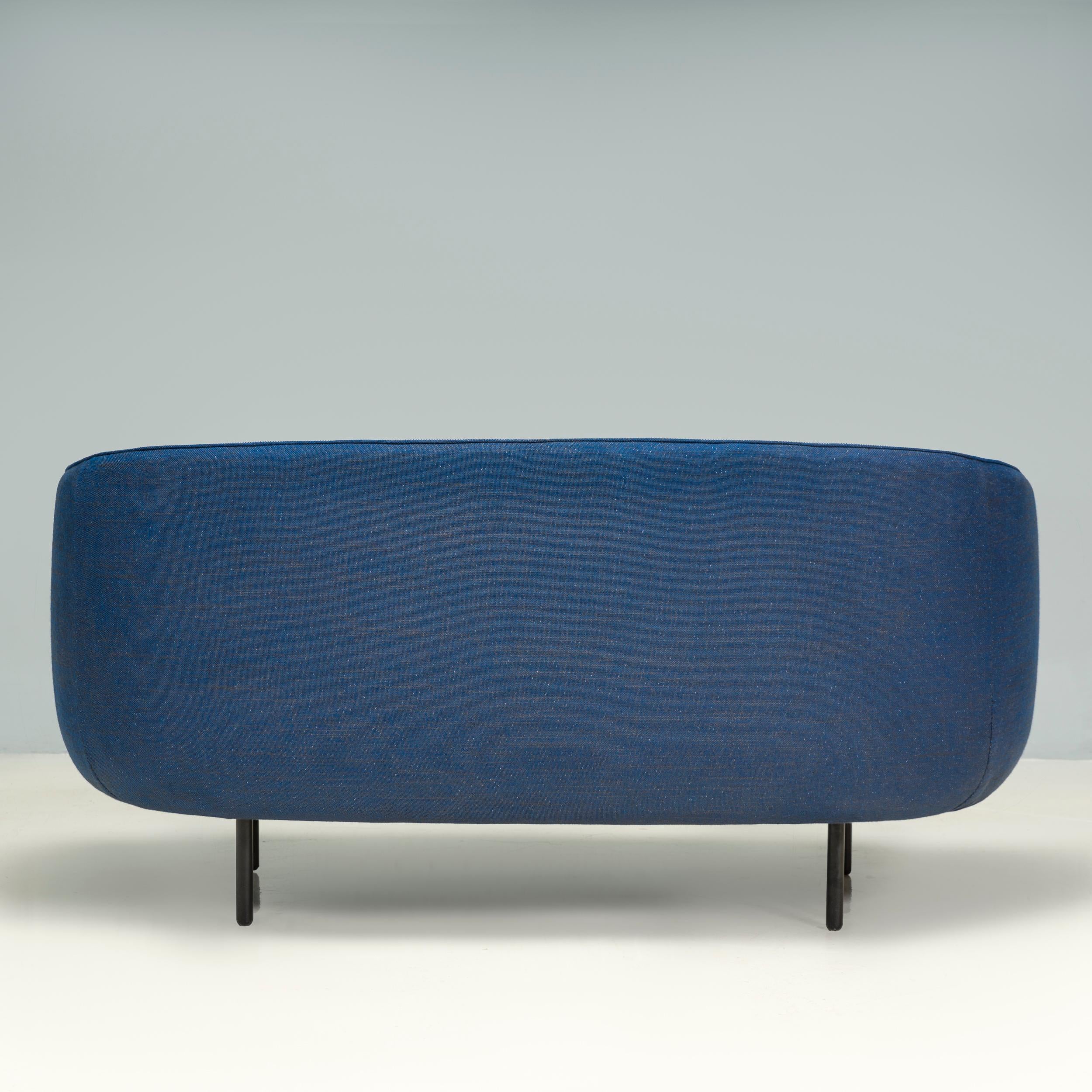 Fredericia by GamFratesi Zweifarbiges Haiku 2 Seater-Sofa aus blauem Stoff mit zwei Trägern, 2018 (Litauisch) im Angebot