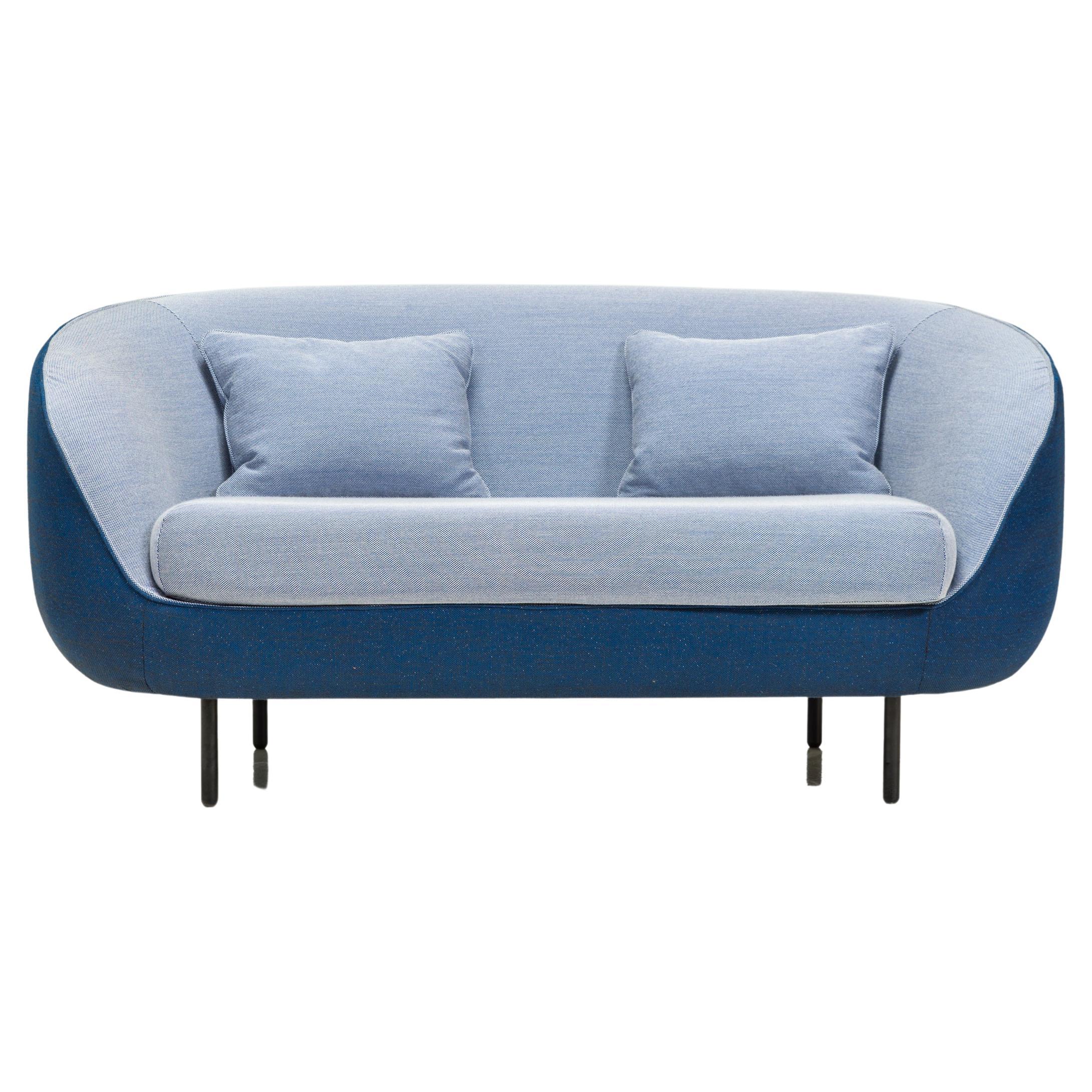 Fredericia by GamFratesi Zweifarbiges Haiku 2 Seater-Sofa aus blauem Stoff mit zwei Trägern, 2018