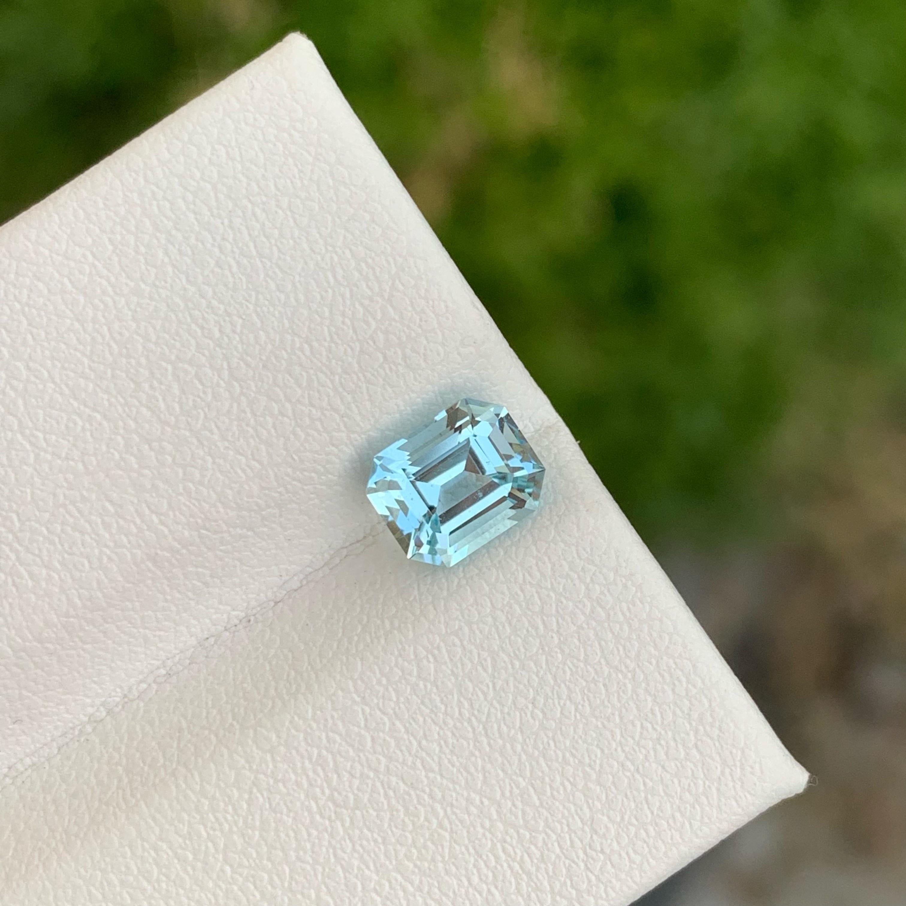 Modern Gamin Blue Aquamarine 1.50 carats Emerald Cut Natural Loose Pakistani Gemstone For Sale