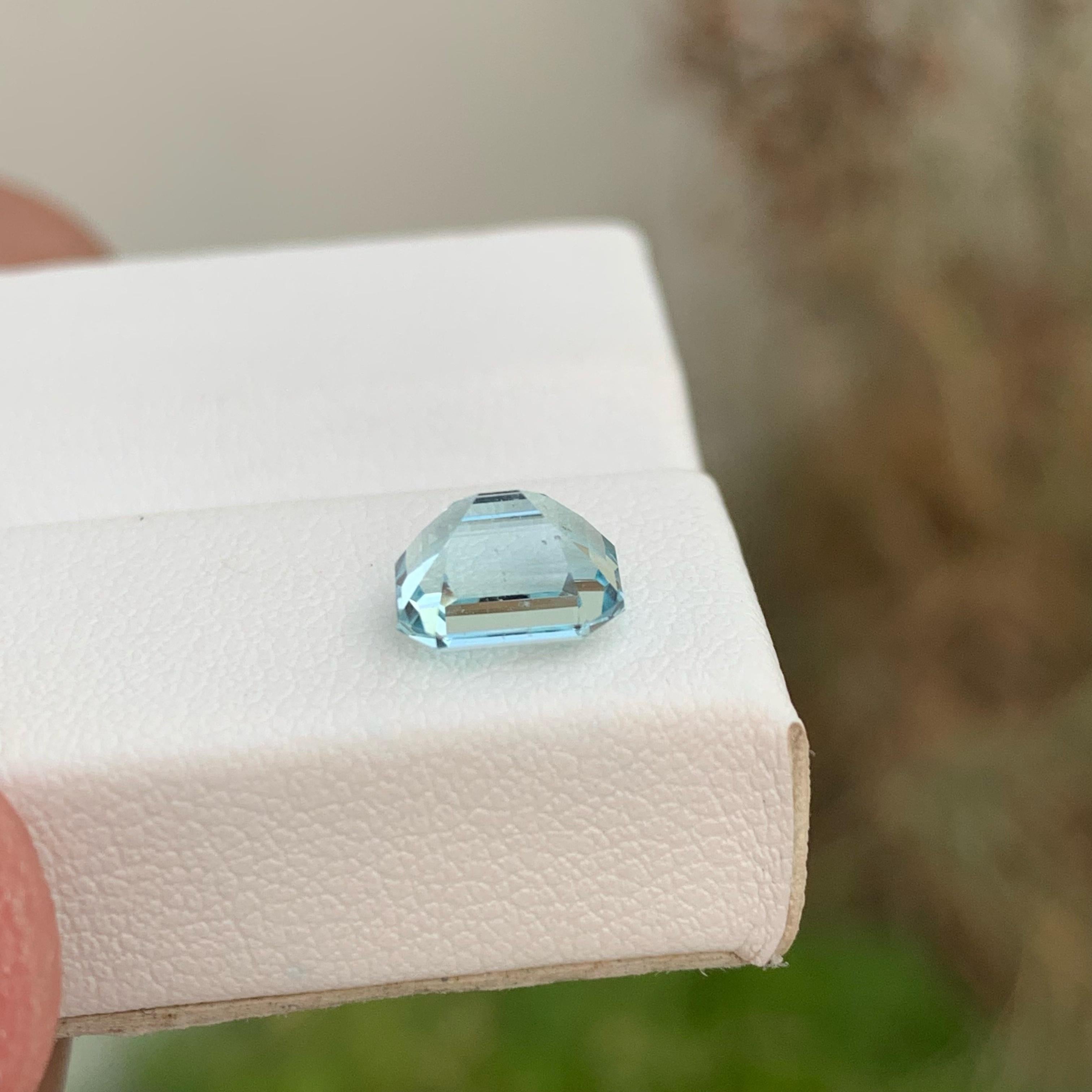 Gamin Blue Aquamarine 1.50 carats Emerald Cut Natural Loose Pakistani Gemstone In New Condition For Sale In Bangkok, TH