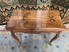 Table de jeu en noyer, style Louis XV