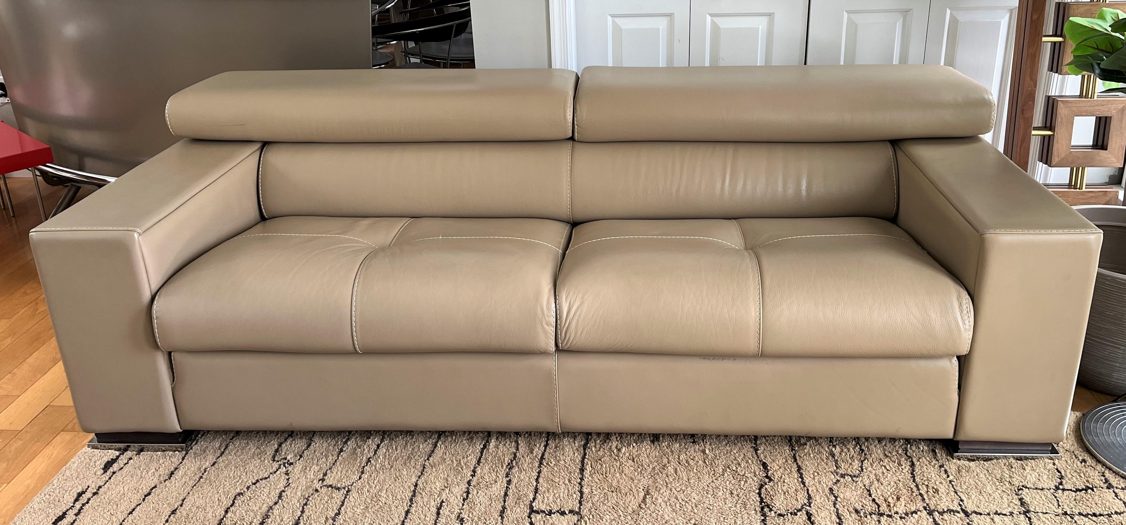 Gamma Arredamenti Beige Leather Sofa with Individual Headrest Mechanisms In Good Condition In Southampton, NJ