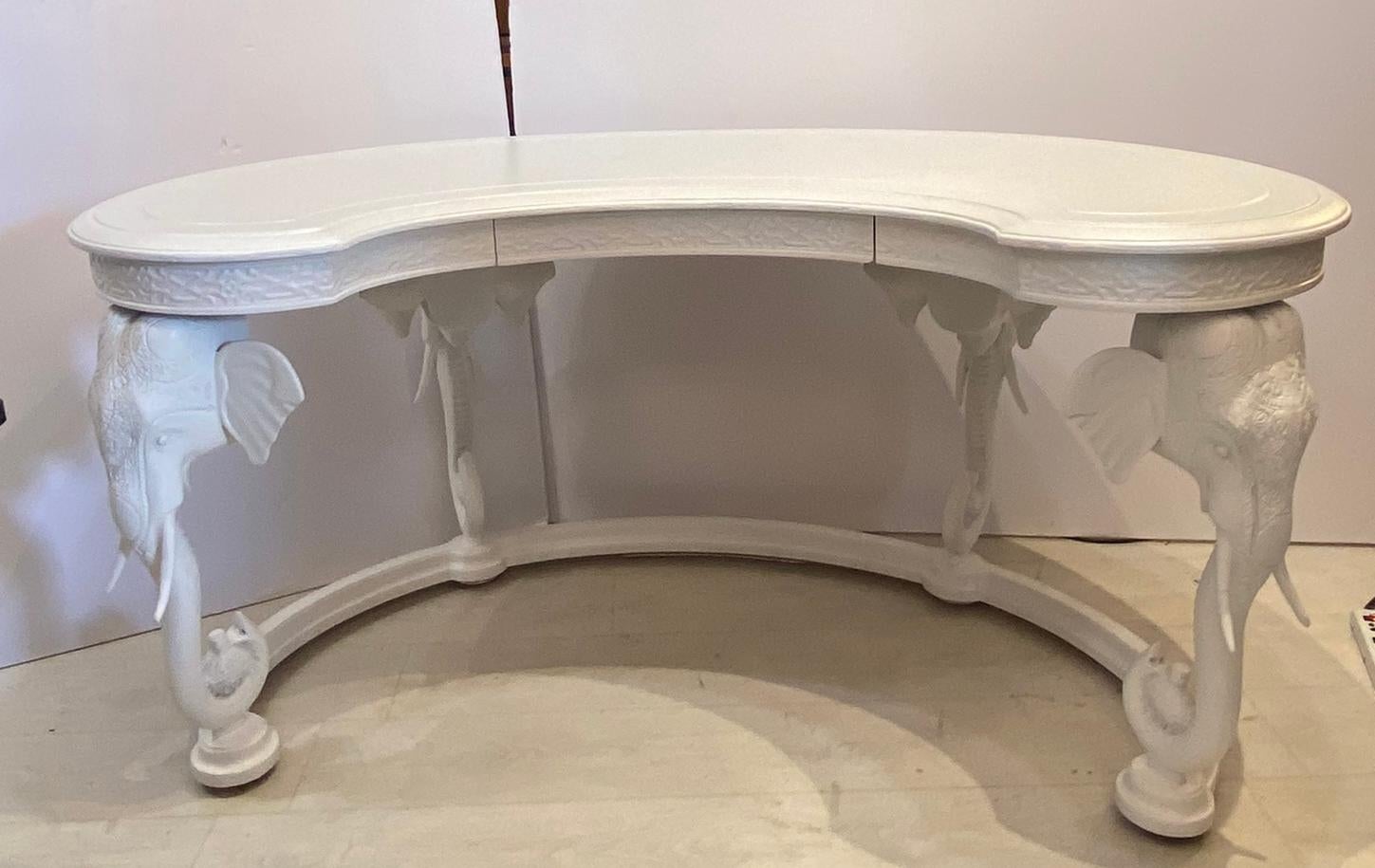 Gampel and Stoll Elephant Desk In Good Condition For Sale In West Palm Beach, FL