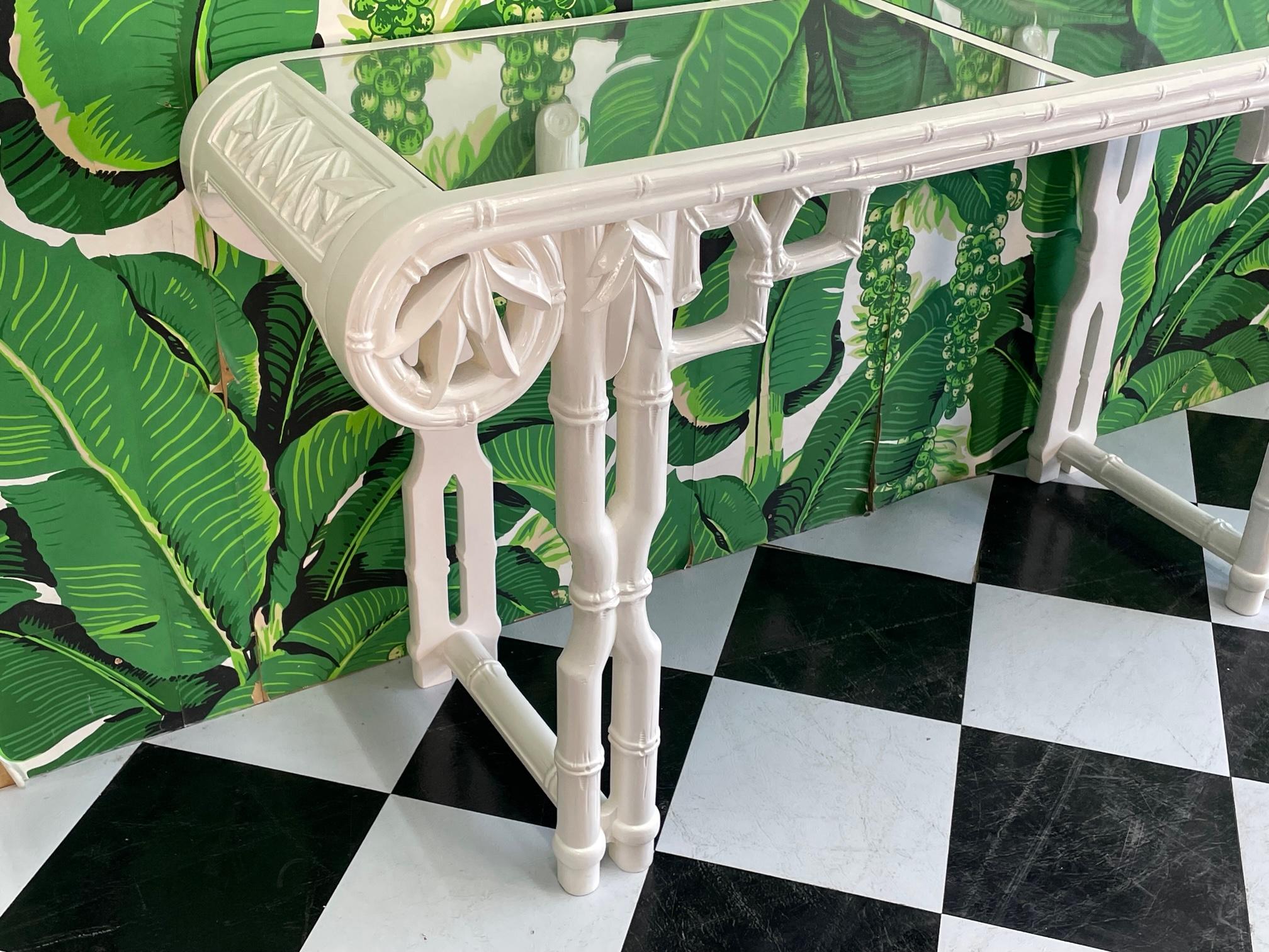 20ième siècle Table console et miroir en faux bambou à feuilles de palmier de Gampel Stoll en vente