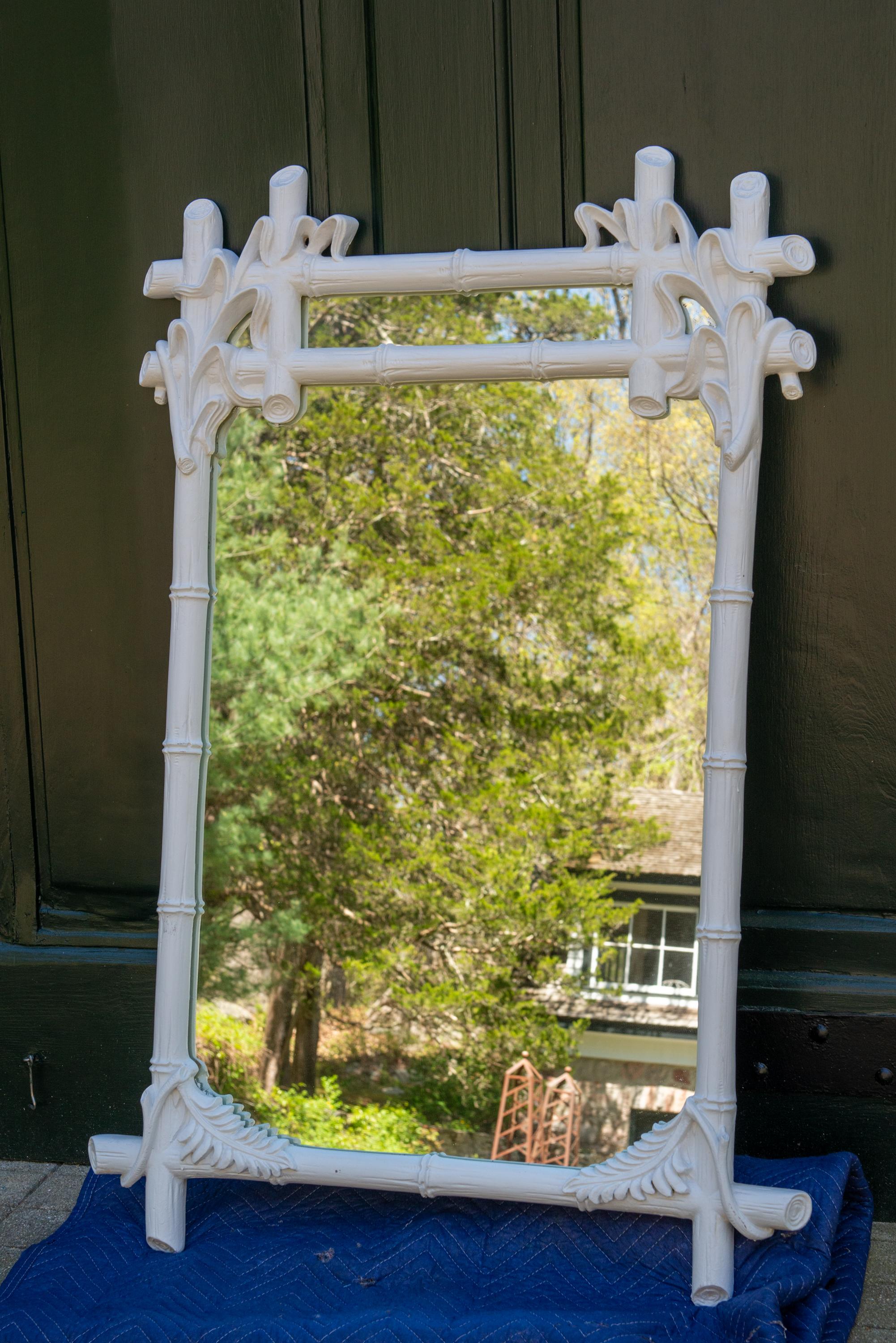 Gampel-Stoll Miroir en faux bambou blanc en vente 3