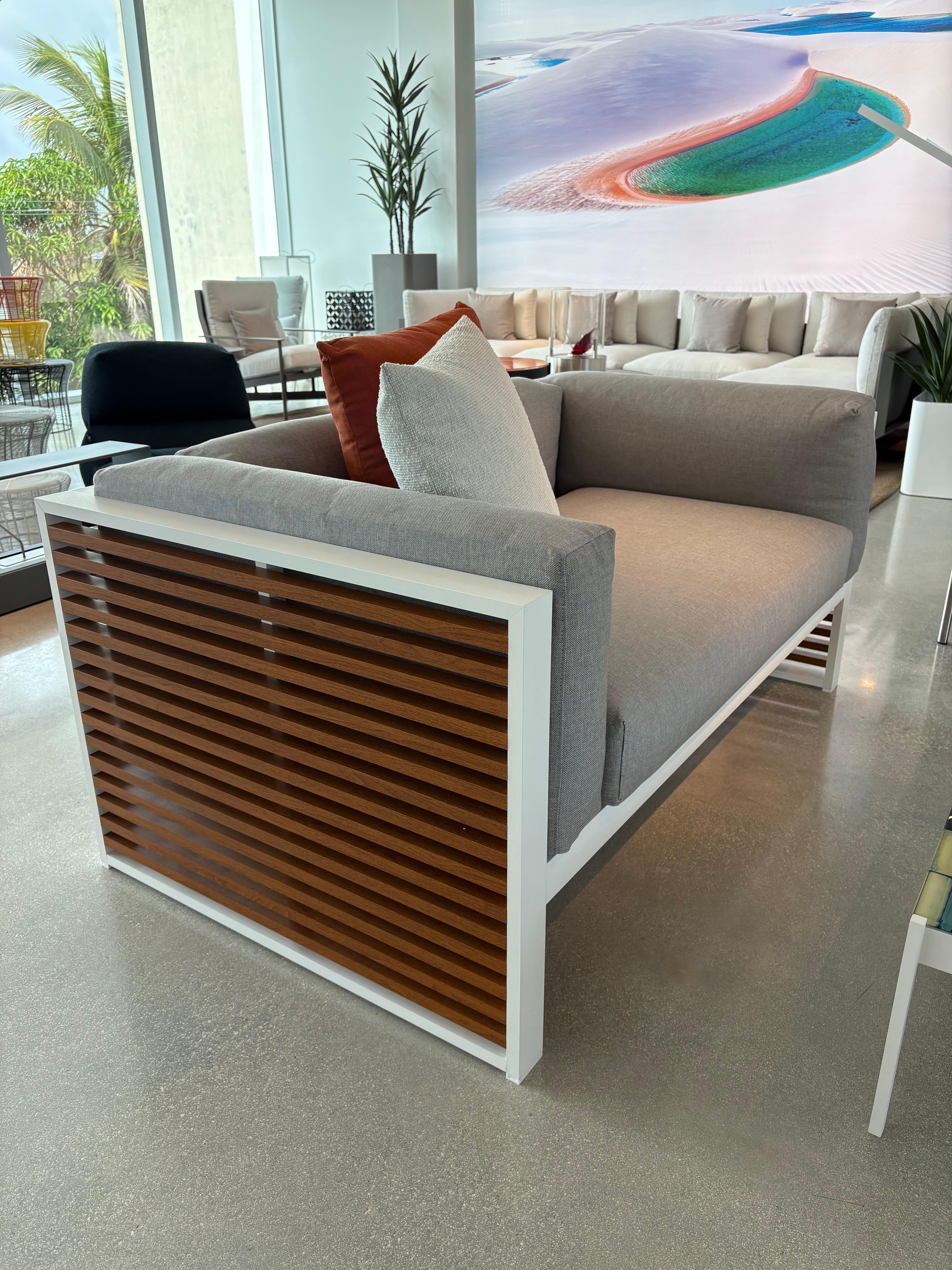 Gandia Blasco DNA Zweisitzer-Sofa (21. Jahrhundert und zeitgenössisch) im Angebot
