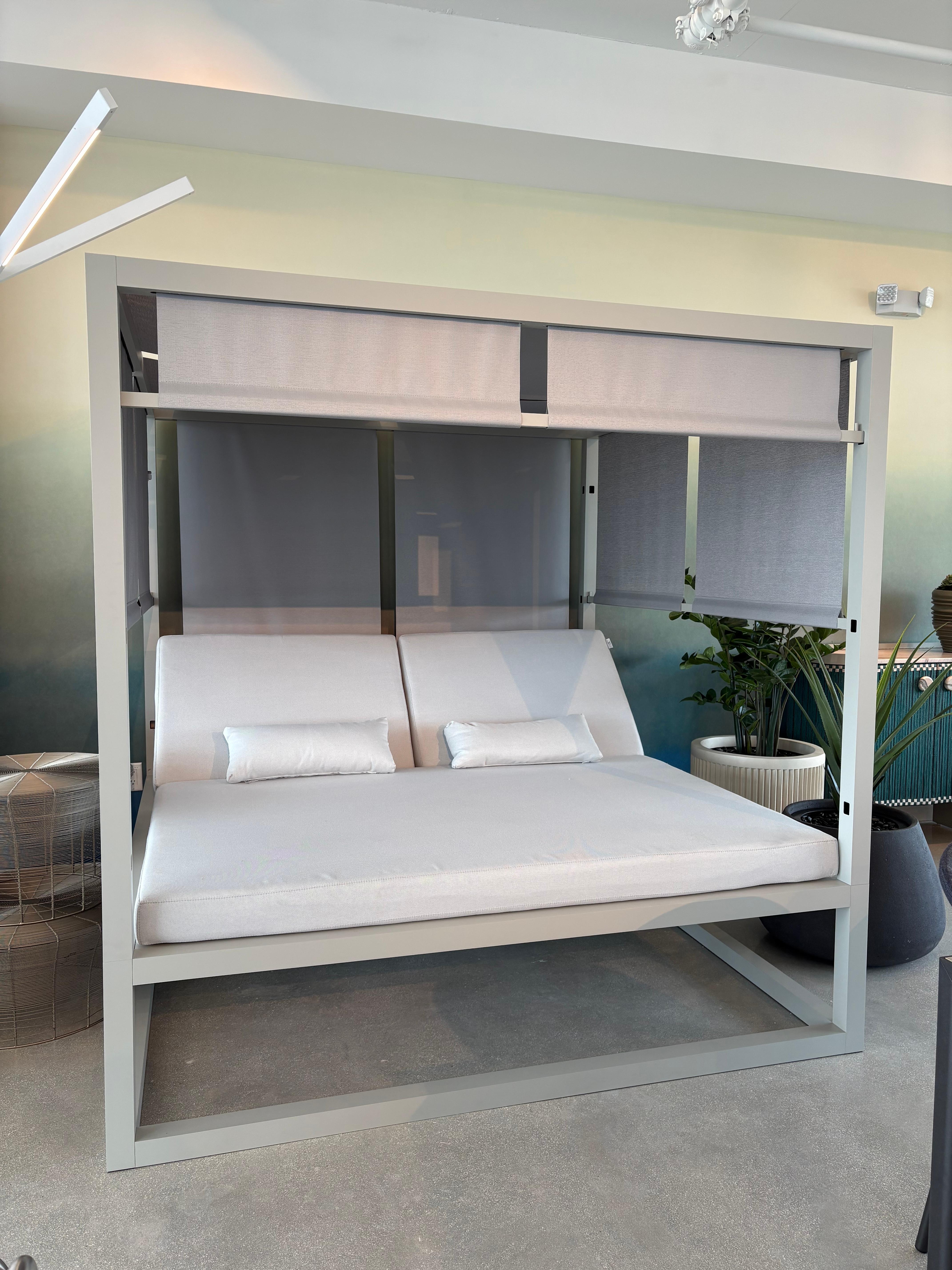 Powder-Coated Gandia Blasco Elevated Reclining Daybed For Sale