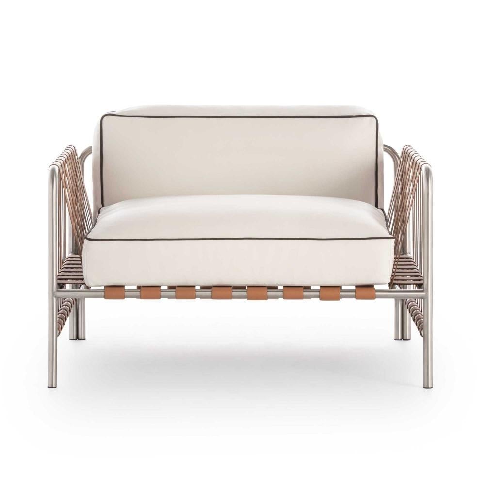 Outdoor Onsen Lounge Chair by Gandia Blasco

Designed by Francesco Meda and David Quincoces, the Outdoor Onsen Lounge Chair brings the quiet elegance of Japanese-inspired architecture to contemporary outdoor living. Crafted with a tubular stainless