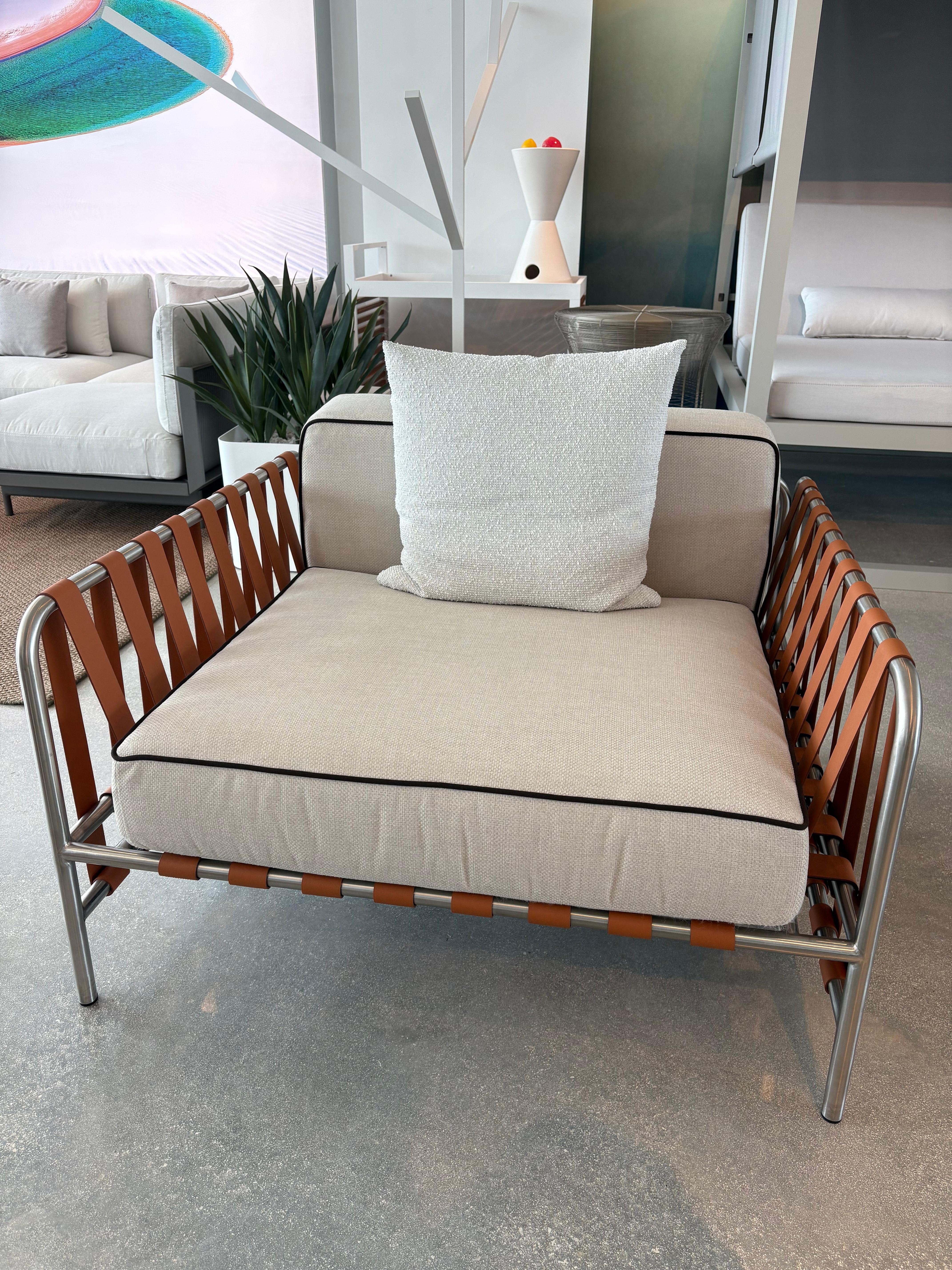 Powder-Coated Gandia Blasco Onsen Lounge Chair For Sale