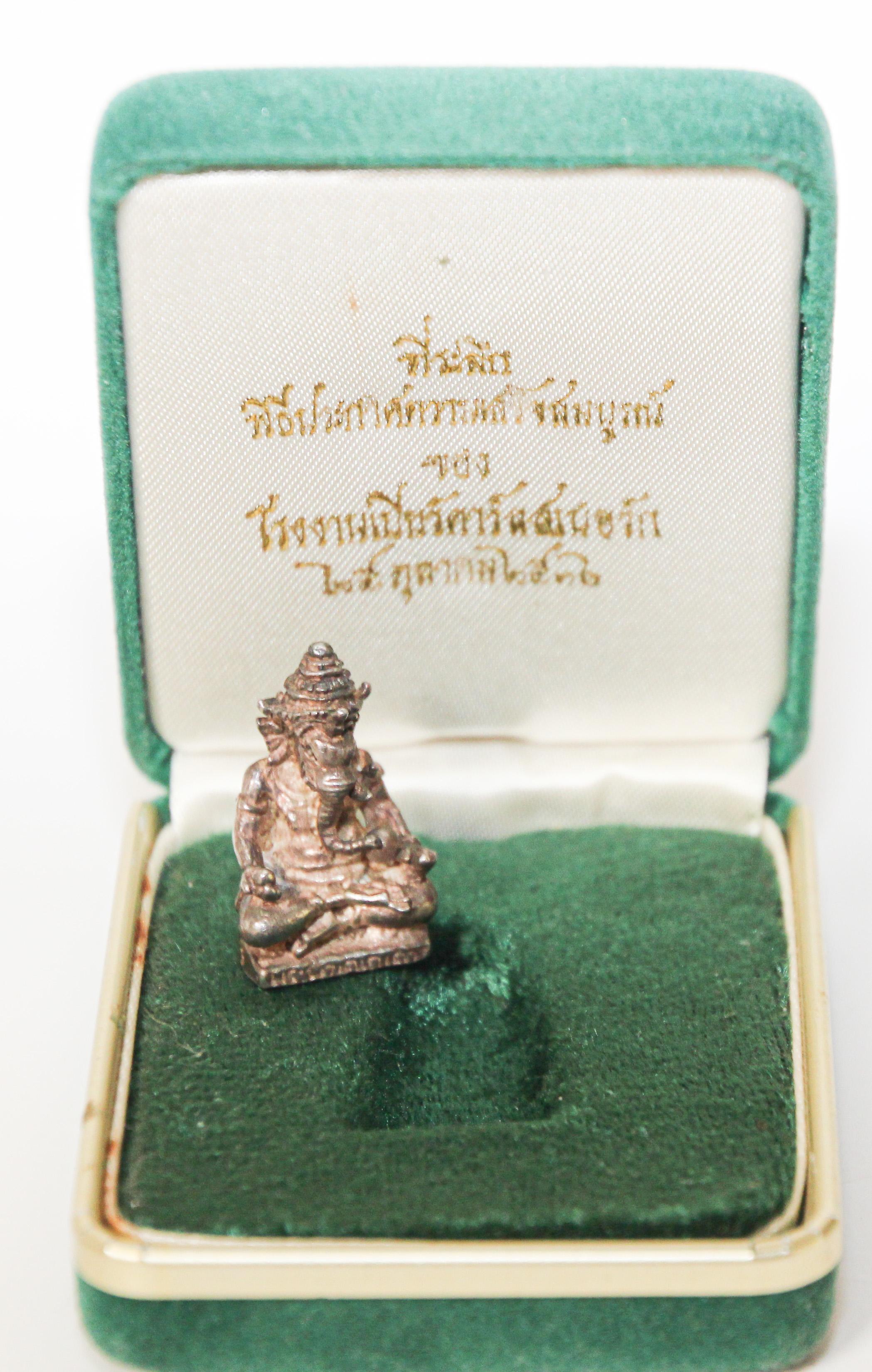 Ganesh Hindu Diety Statue Amulett aus Silber im Angebot 10
