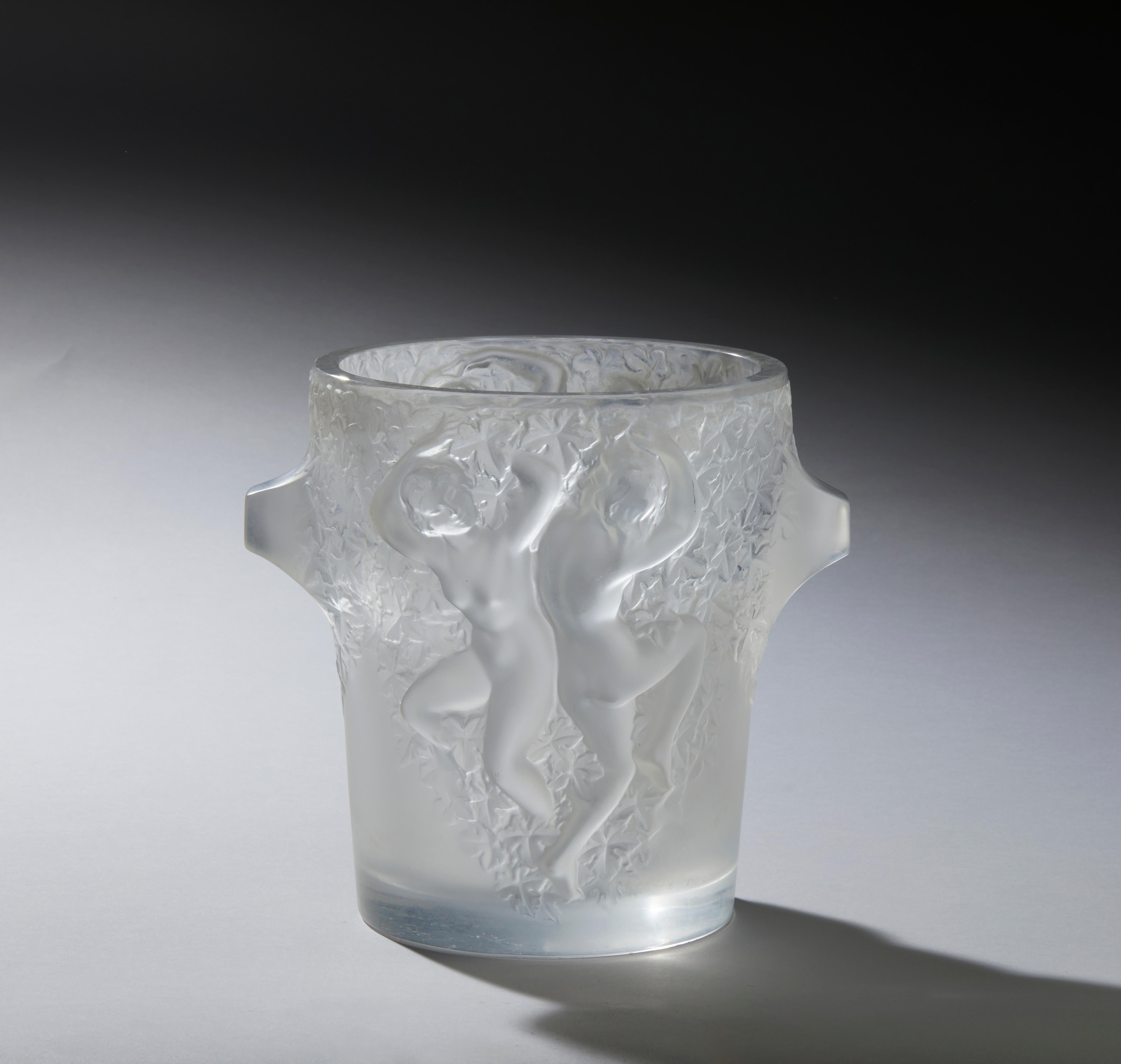 Ganymede, 1955

Champagne ice jar

in clear and frosted crystal

Titled 