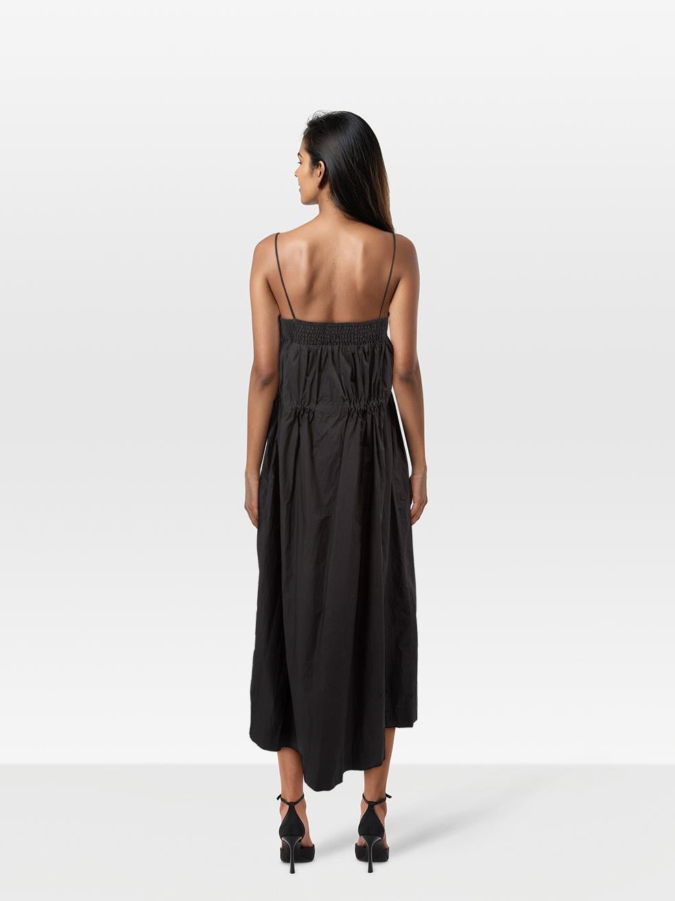 CONDITION is Never worn, with tags. No visible wear to dress is evident on this new Ganni designer resale item.
 
 
 
 Details
 
 
 Black
 
 Cotton
 
 Dress
 
 Maxi
 
 Sleeveless
 
 Square neckline
 
 Drawstring waist
 
 Elasticated back panel
 
 
