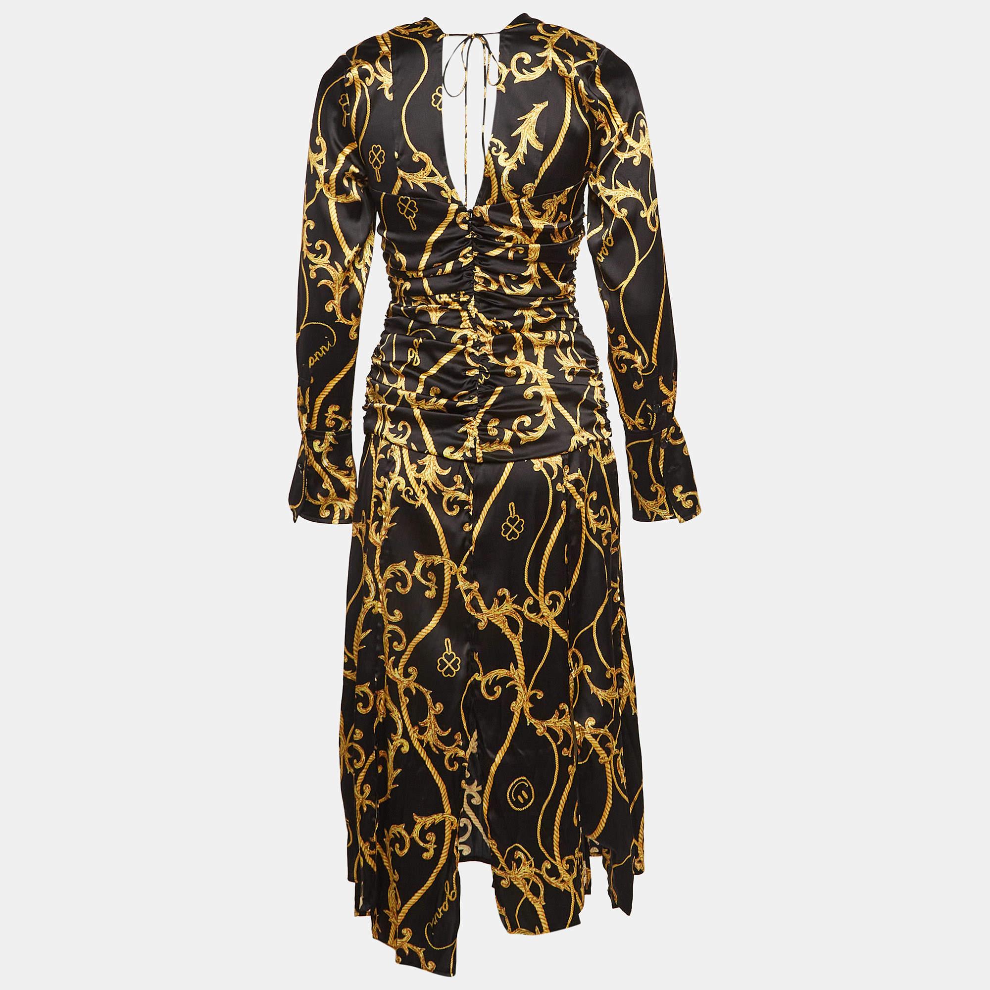 This stylish midi dress exudes elegance and sophistication. Its flattering length falls between the knee and ankle offering a versatile option for various occasions. With its chic design it combines modern trends with timeless charm making it a must