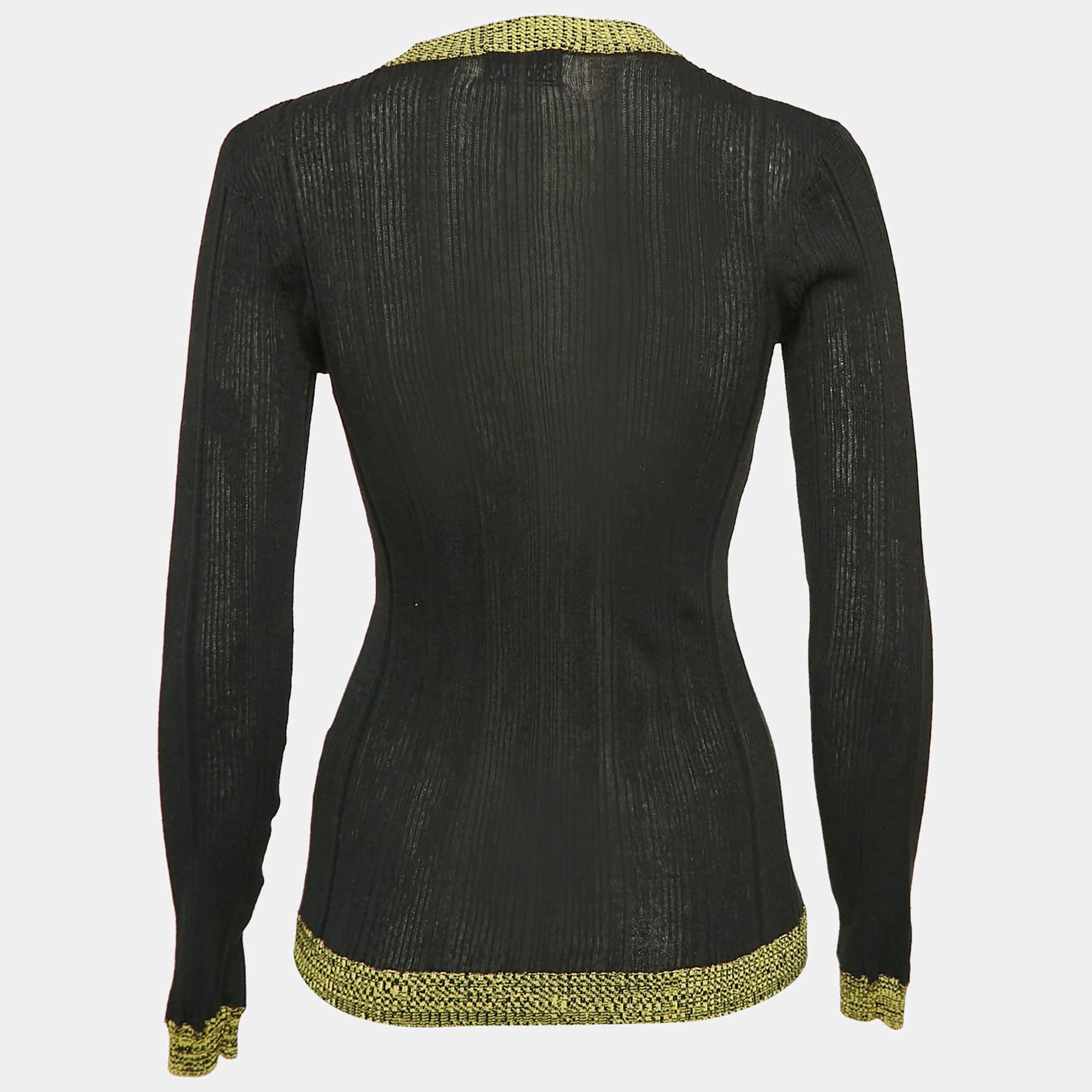 Ten la seguridad de que irás a la última con este jersey Ganni. Es una creación bien hecha que tiene los detalles justos para ofrecer un look casual refinado. Consigue este jersey negro para añadir una capa extra de calidez en los días o noches