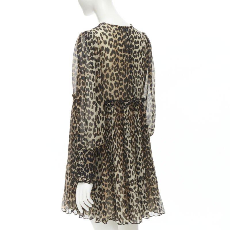 GANNI abito babydoll svasato a pieghe con stampa leopardata marrone FR36 S in vendita 1