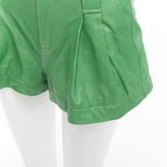 GANNI short évasé à taille haute en cuir d'agneau vert FR32 XXS