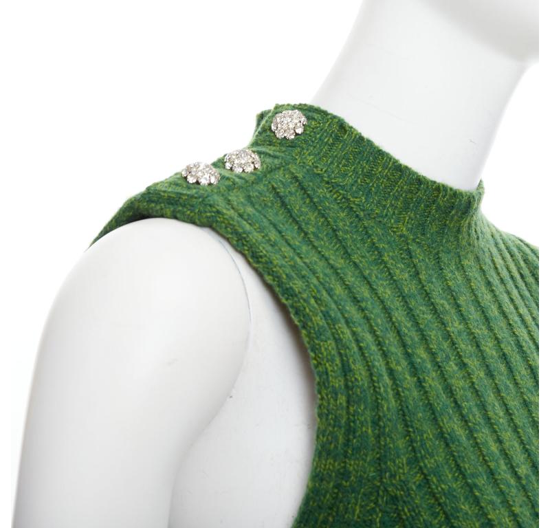 GANNI green recycled wool blend crystal button crew cropped vest XXS
Reference: YIKK/A00167
Brand: Ganni
Material: Wood, Blend
Color: Green, Clear
Pattern: Solid
Closure: Snap Buttons
Extra Details: Shoulder closure.
Made in: