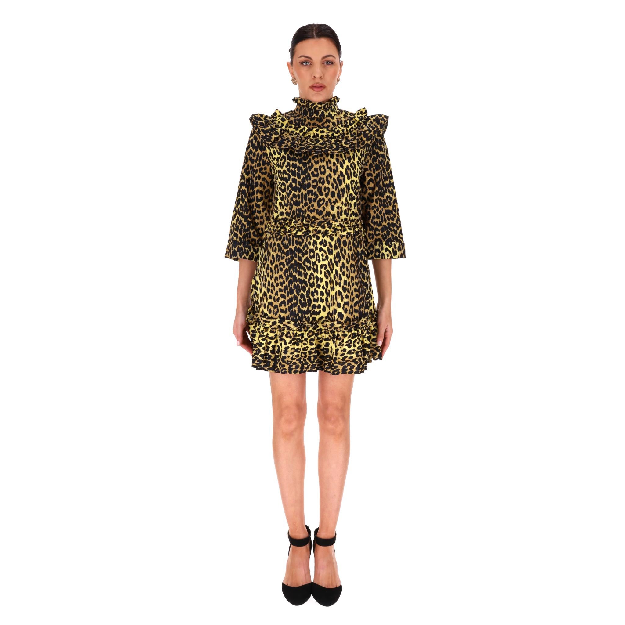 Ganni Leopard Print Ruffle Cotton Dress

Brown cotton dress designed with all-over leopard print.

Featuring ruffle embellishment to the chest, hem and mock neckline.

Styled with three-quarter sleeves, relaxed fit and concealed zip fastening to