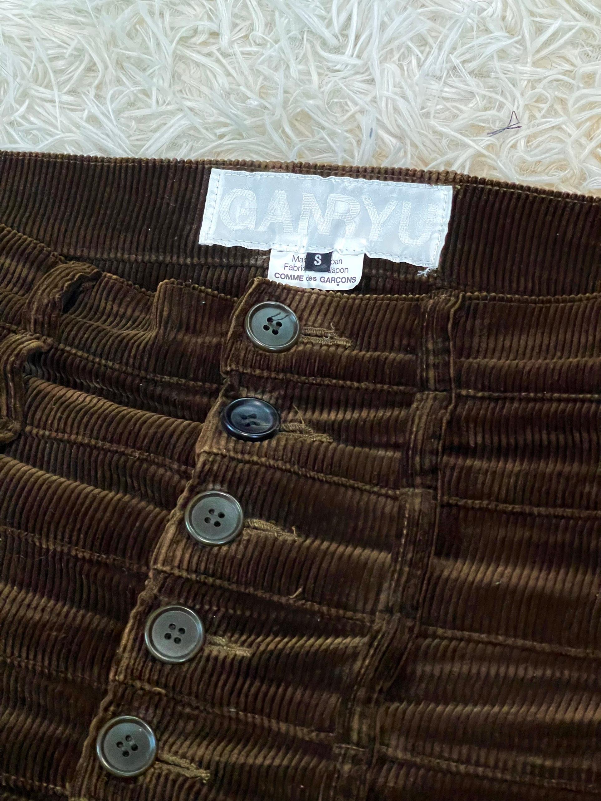  Ganryu pants with stacked belt loop, in corduroy texture.

Size: S, fits 29-30.

Condition: Like new with no flaws.

Feels free to message me with any questions regarding inquiries.
