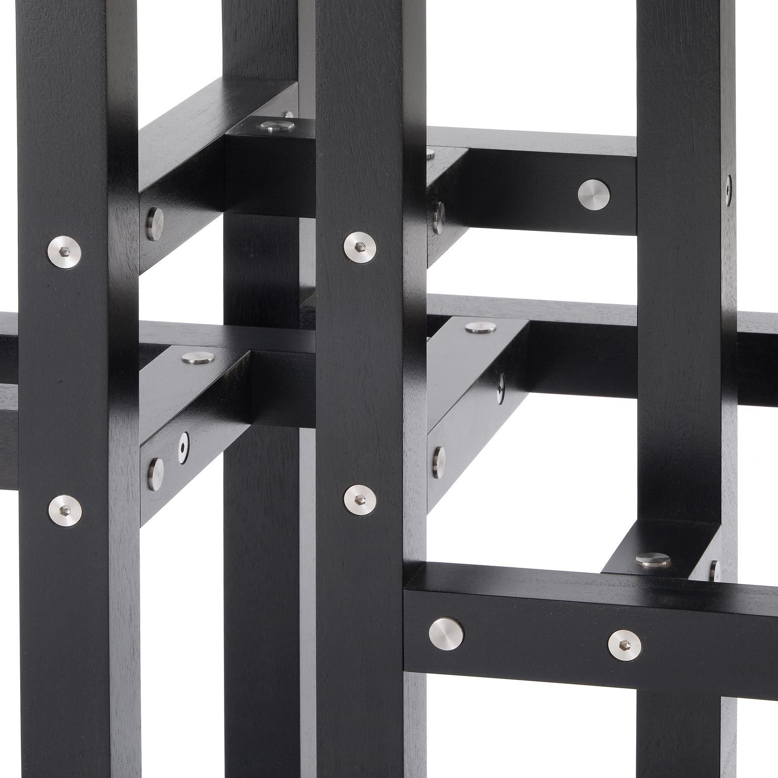 Armario industrial moderno para licores. Por Peter Harrison. Barra de metal y madera negra. Siglo XXI y contemporáneo en venta