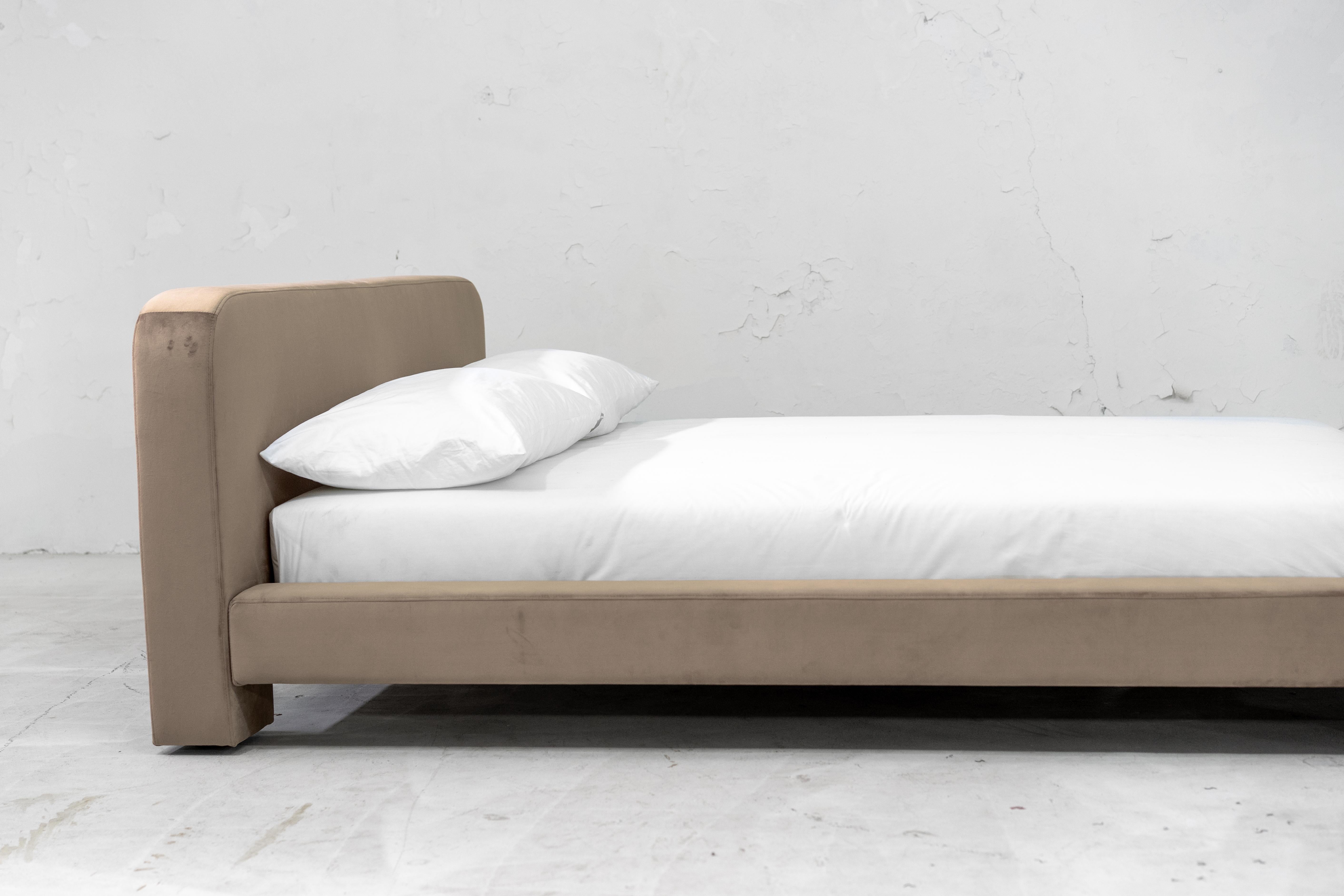 Velluto Letto Gar, Letto imbottito in velluto in vendita