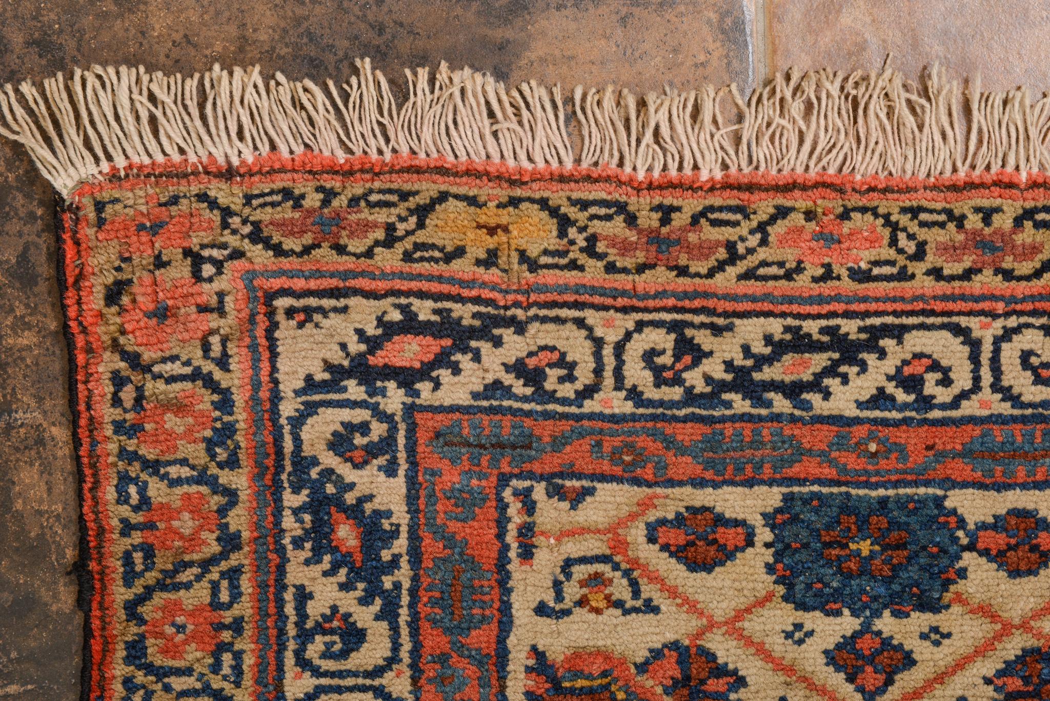 GARABAGH o KAREBAGH  Antiker Läufer im Angebot 3