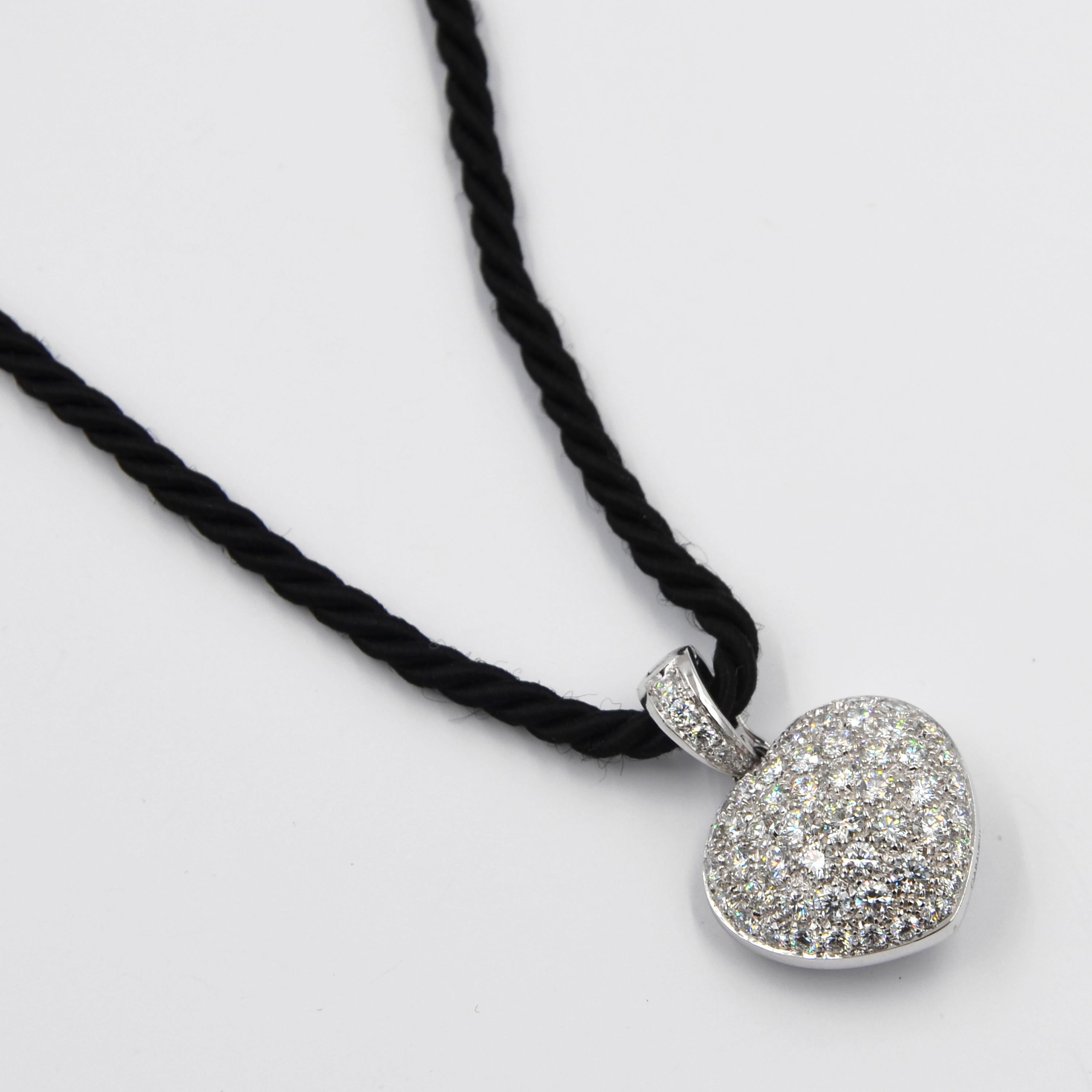 Contemporary Garavelli 18 Karat White Gold Pavè Diamond Puffed Heart Pendant