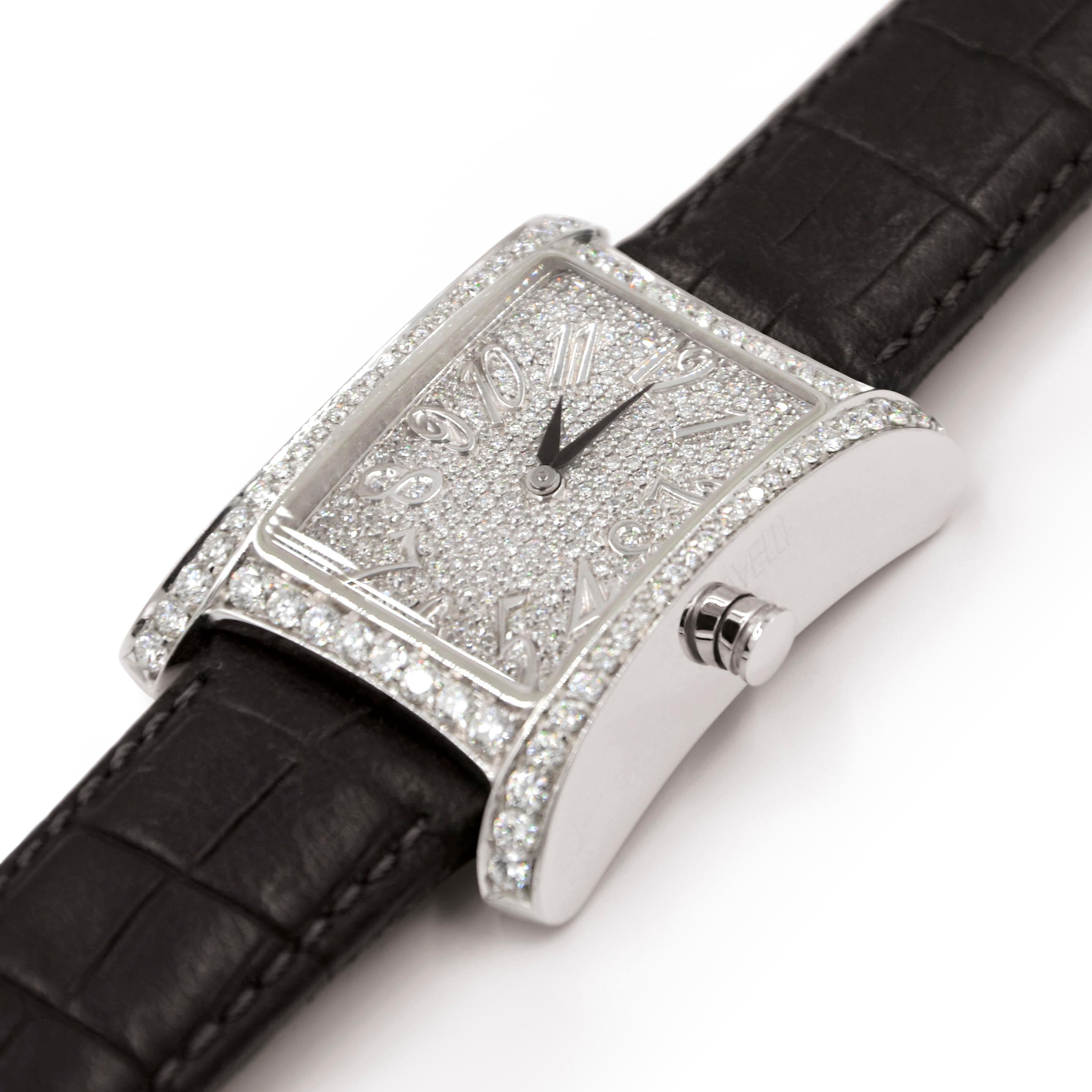 Garavelli  18 Karat White Gold Watch with White Diamonds and black leather strap
 steel   grams : 3,00
GOLD  : grams 71,40
WHITE DIAMONDS ct : 5,28
Made in Italy
Swiss ETA Quartz Movement  with battery
Guarantee 3 years