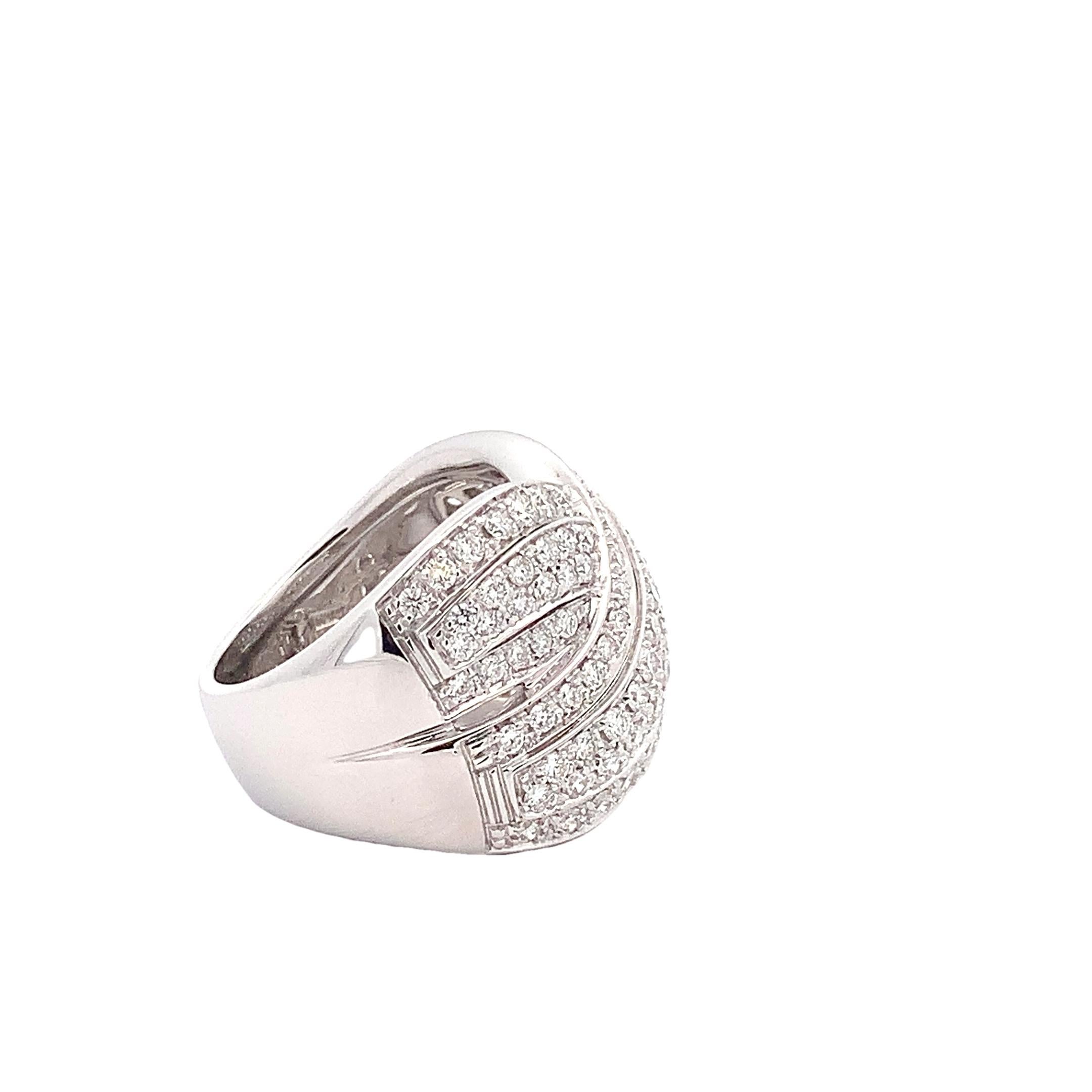 Garavelli 18 Karat White Gold White Diamonds Criss Cross  Ring In New Condition For Sale In Valenza, IT
