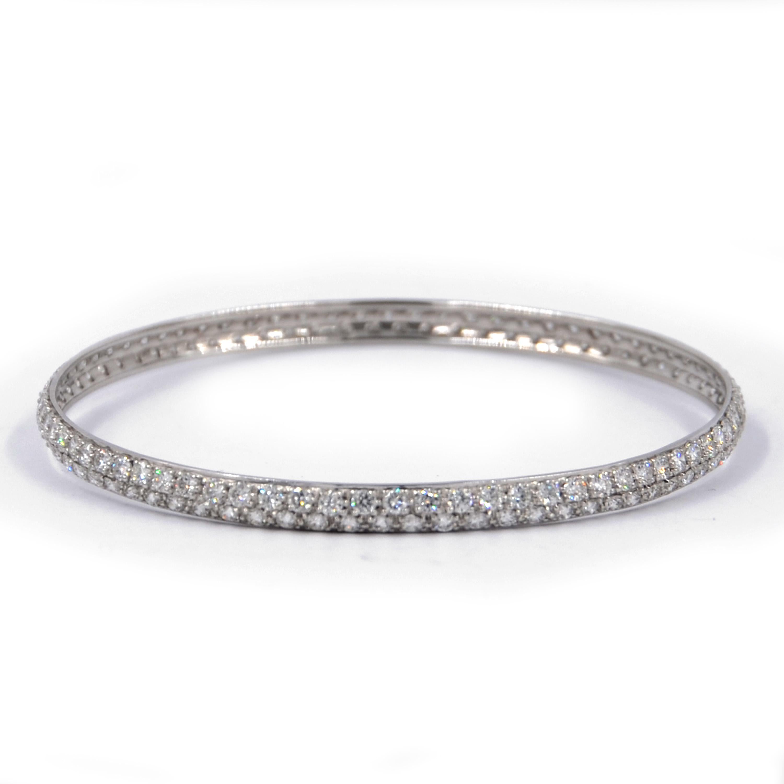 Contemporain Garavelli Bracelet jonc en or blanc 18 carats avec diamants blancs ronds en vente