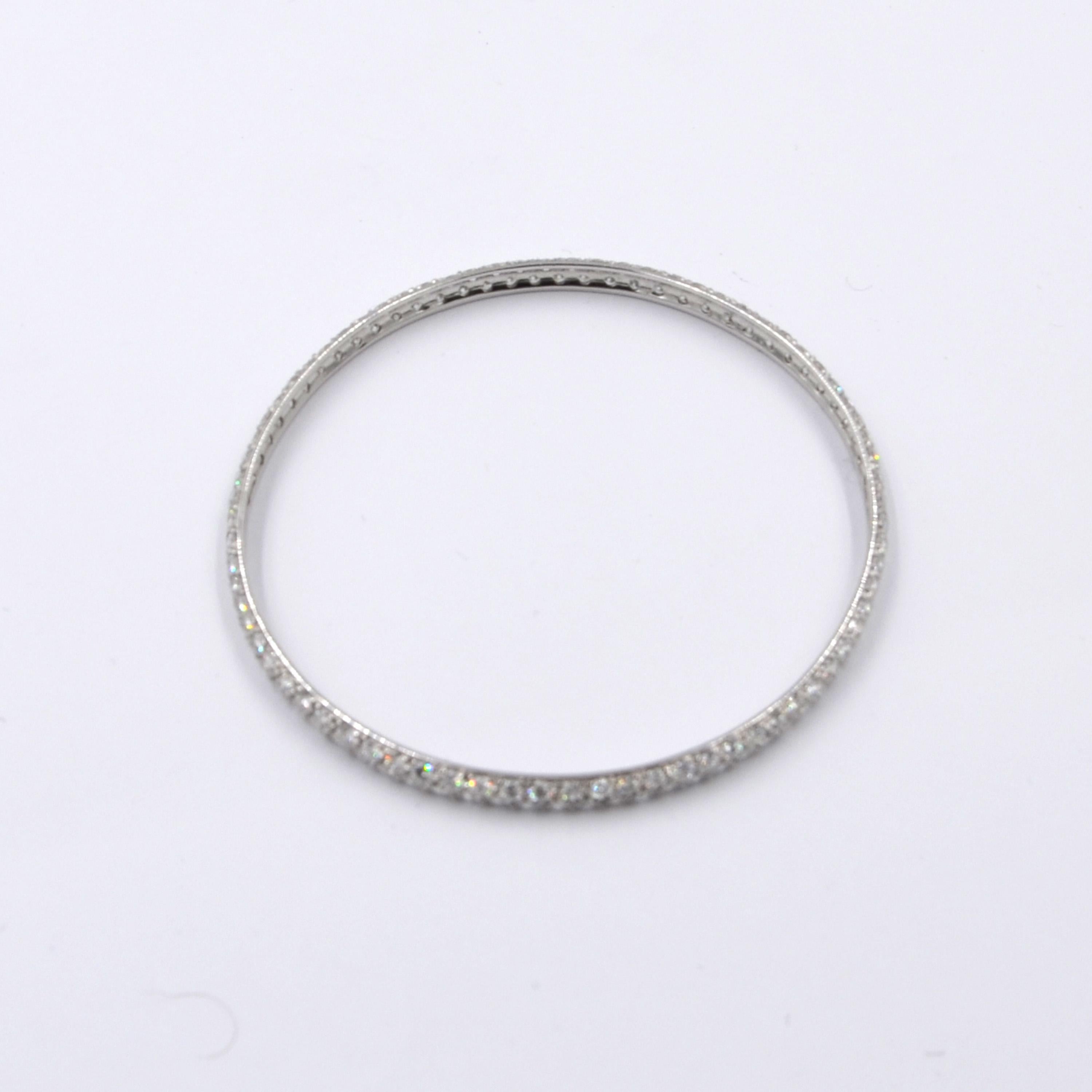 Round Cut Garavelli 18 Karat White Gold White Diamonds Round Slip on Bangle Bracelet For Sale