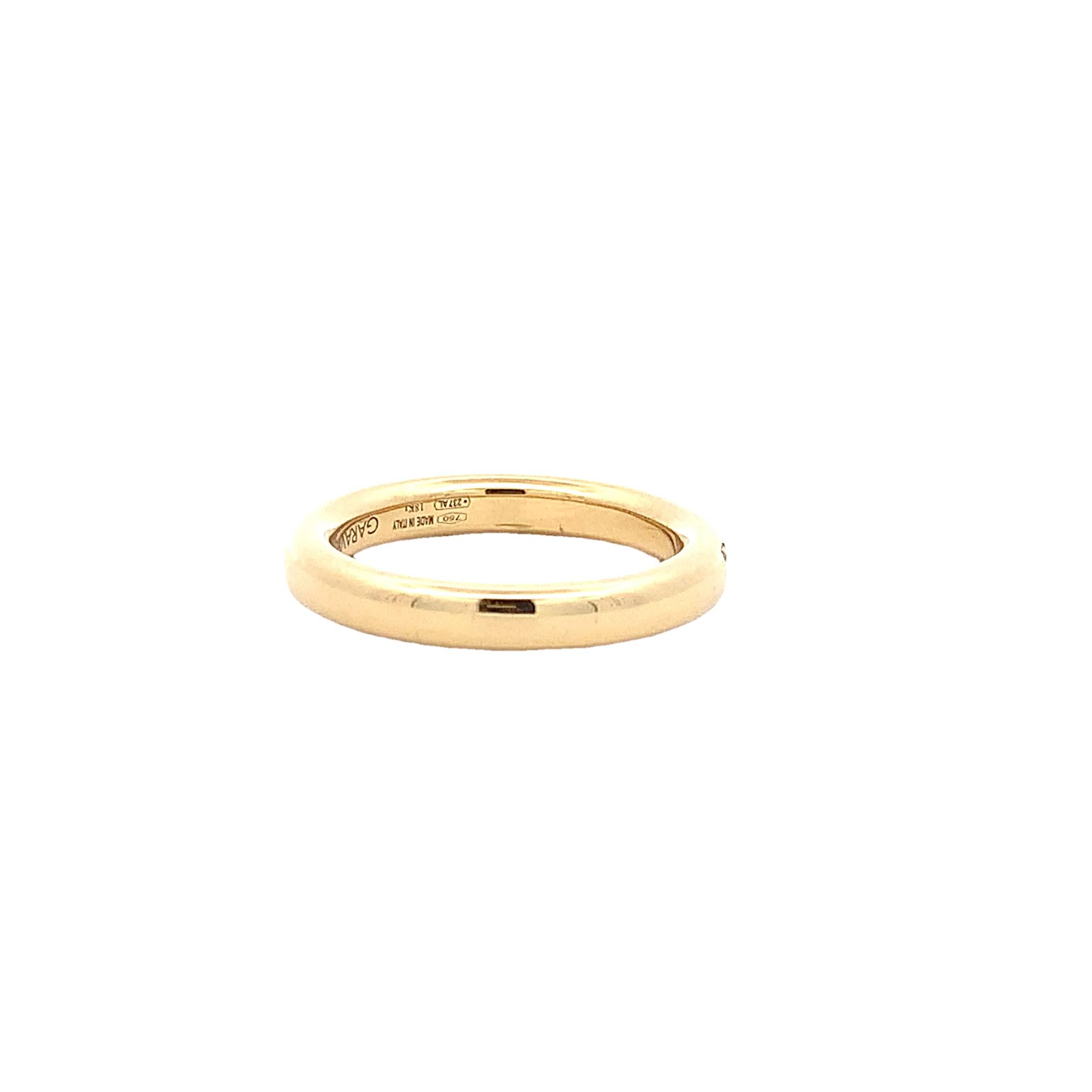 Contemporary Garavelli 18 Karat Yellow Gold Band Ring half set with  White Diamonds