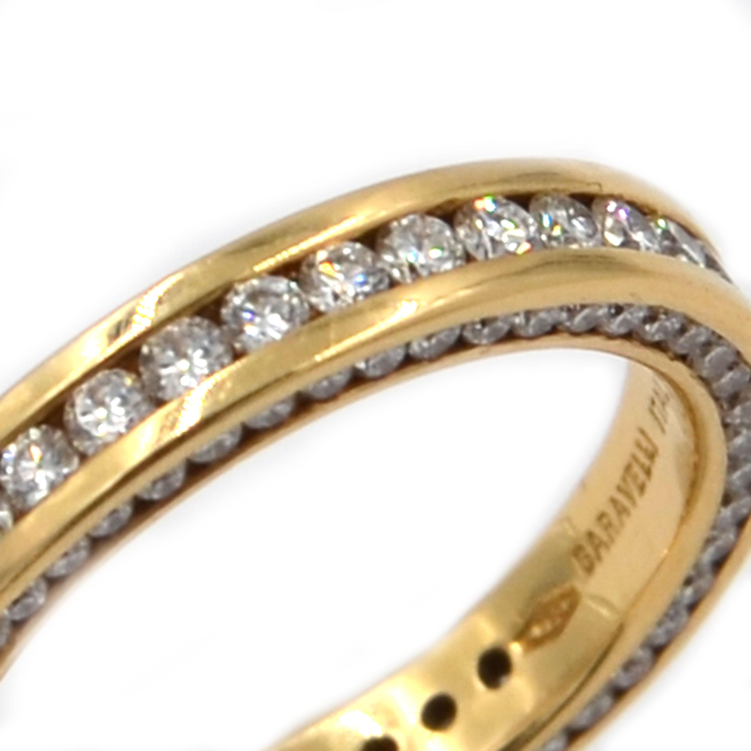 Garavelli 18 Karat Gelbgold Diamanten Eternity Band Ring, Größe 54
Dieses interessante Band ist an den drei Seiten mit weißen Diamanten besetzt.
Hergestellt in Italien 
18kt GOLD gr :4.60
WEISSE DIAMONEN ct 1.61