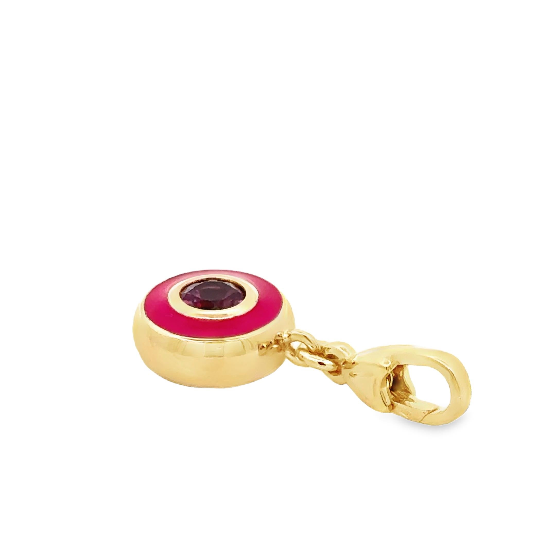 Garavelli 18 Karat Gelbgold Fucsia Emaille + Rodolith Giotto Charm-Anhänger (Rundschliff) im Angebot