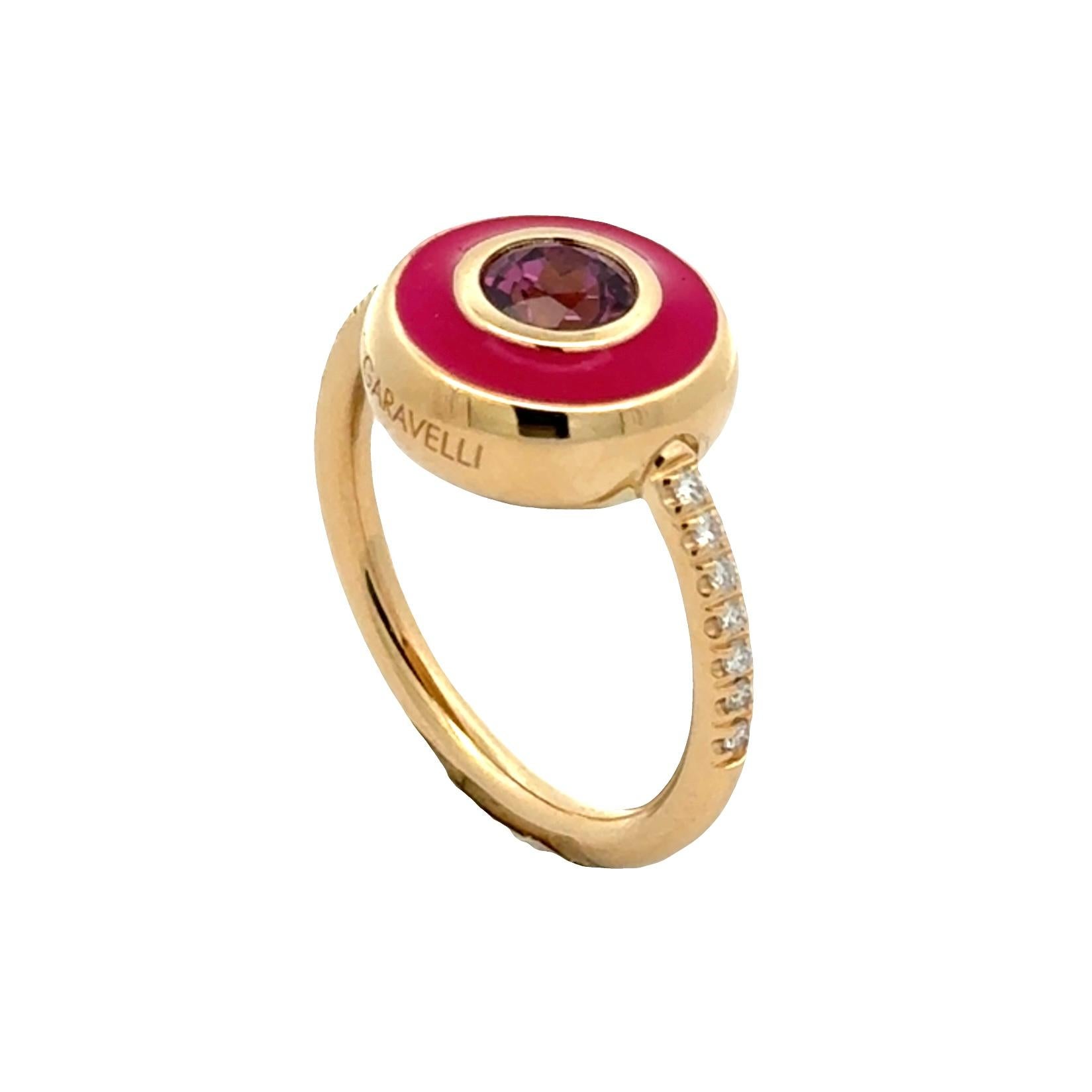 Garavelli Bague Giotto en or jaune 18 carats, émail fucsia et rodolite en vente 2