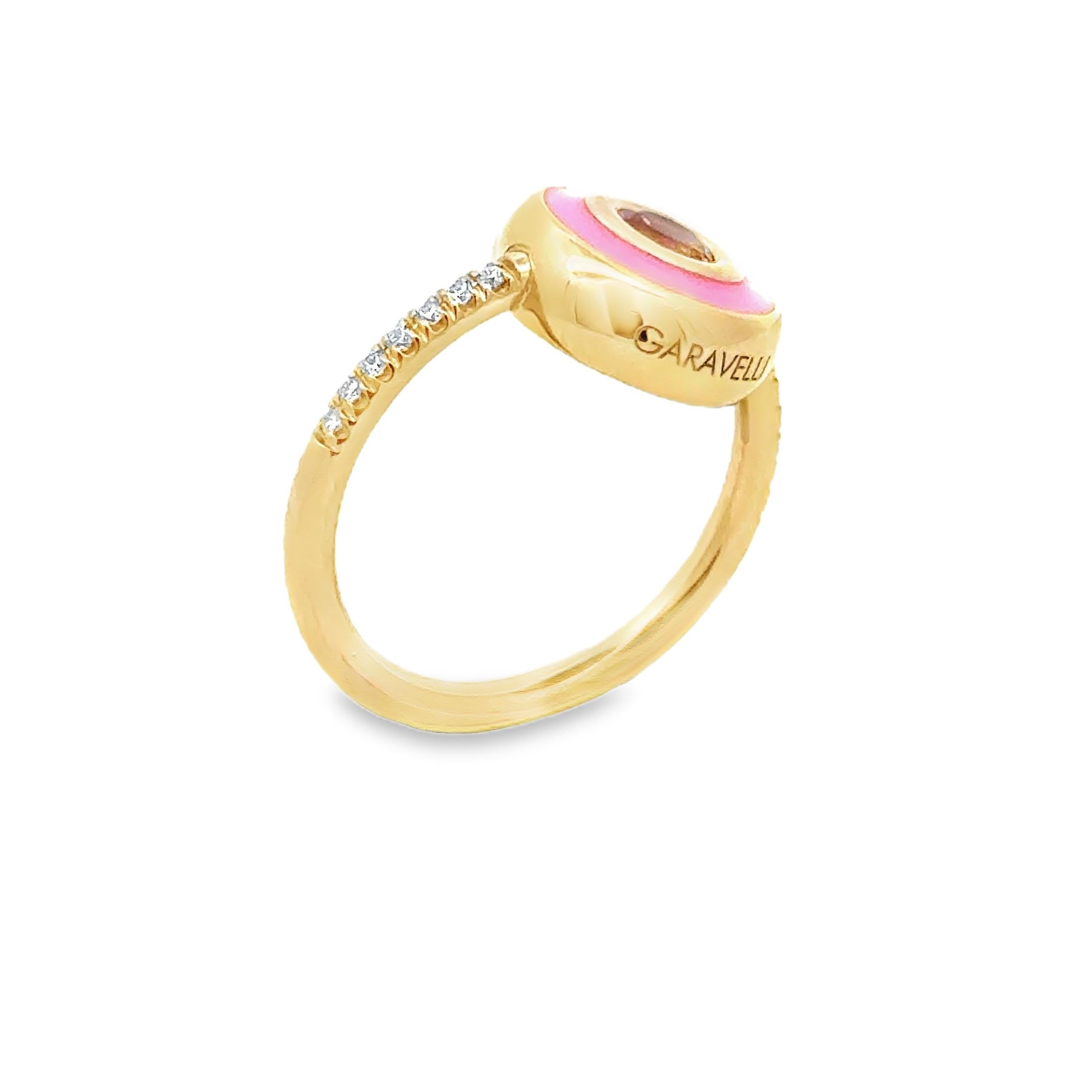 Anello Giotto Garavelli in oro giallo 18 carati con smalto rosa e tormalina rosa in vendita 2