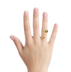 Garavelli 18 KT Gelbgold Contrarier Ring mit Peridot und Pavè Diamanttropfen